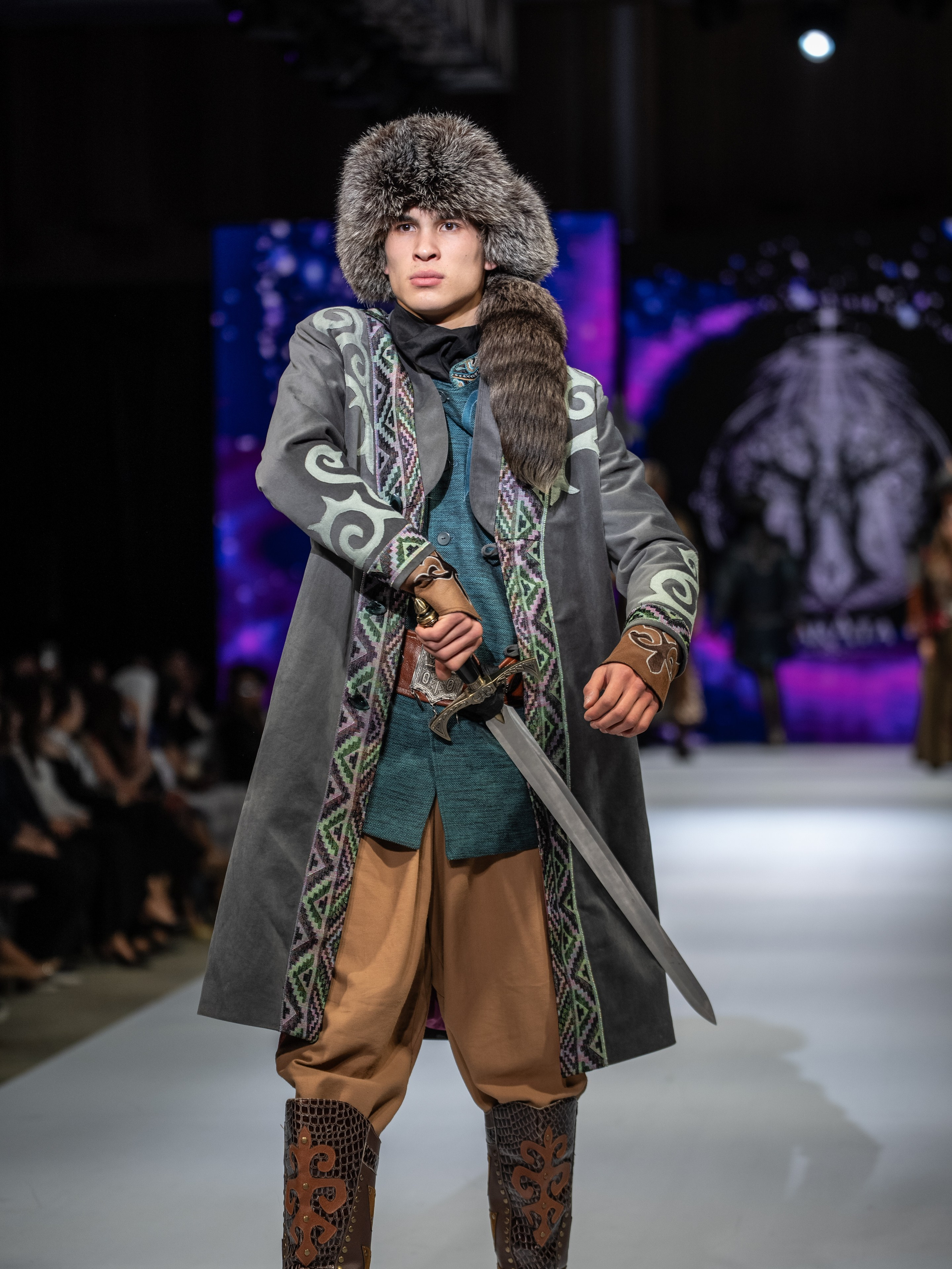 EURASIAN FASHION WEEK Lo Zarata. Сайт Алматинского НЮ АРТ, будуар и фэшн фотографа Дениса Карпенко