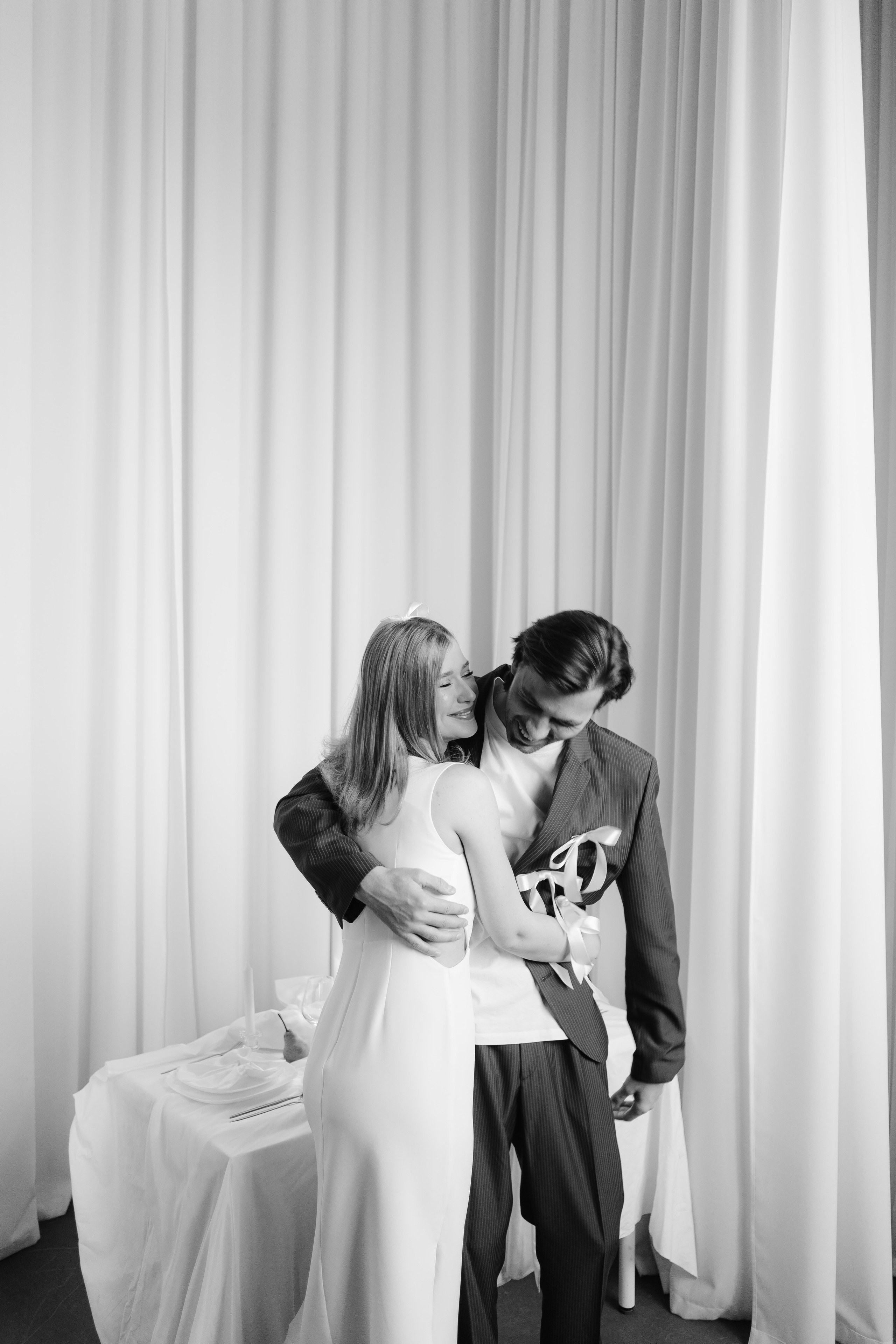 Свадебная фотосессия для двоих в студии, камерная свадьба в Москве