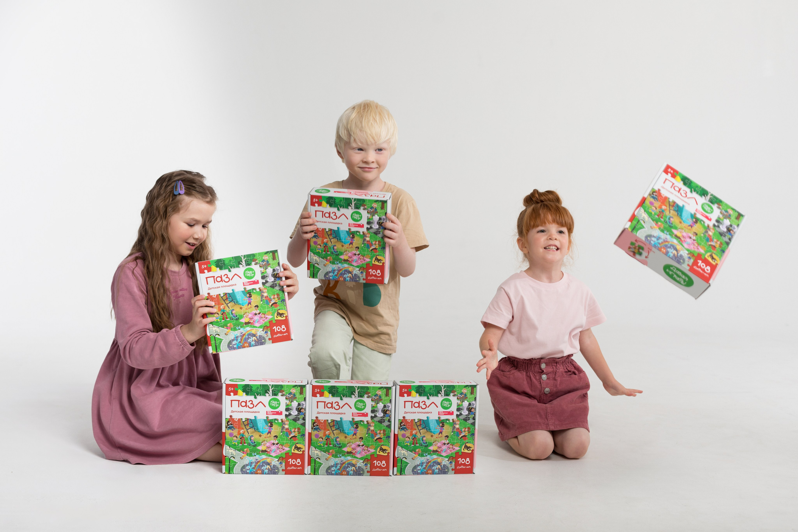 Каталожная съемка в циклораме для бренда детских товаров. Детский и контент фотограф Надя Волкова Санкт-Петербург