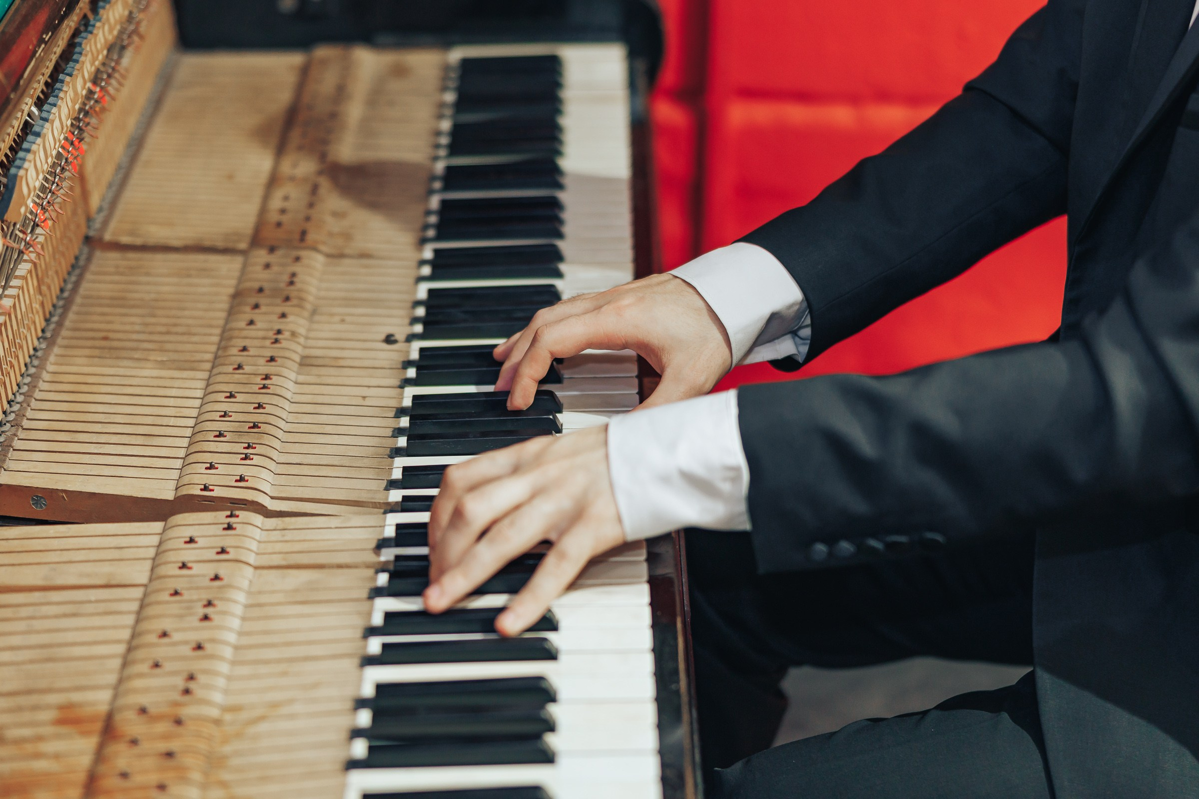 ОБРАЗЫ И СМЫСЛЫ. Художественные выставки. Яркие открытия