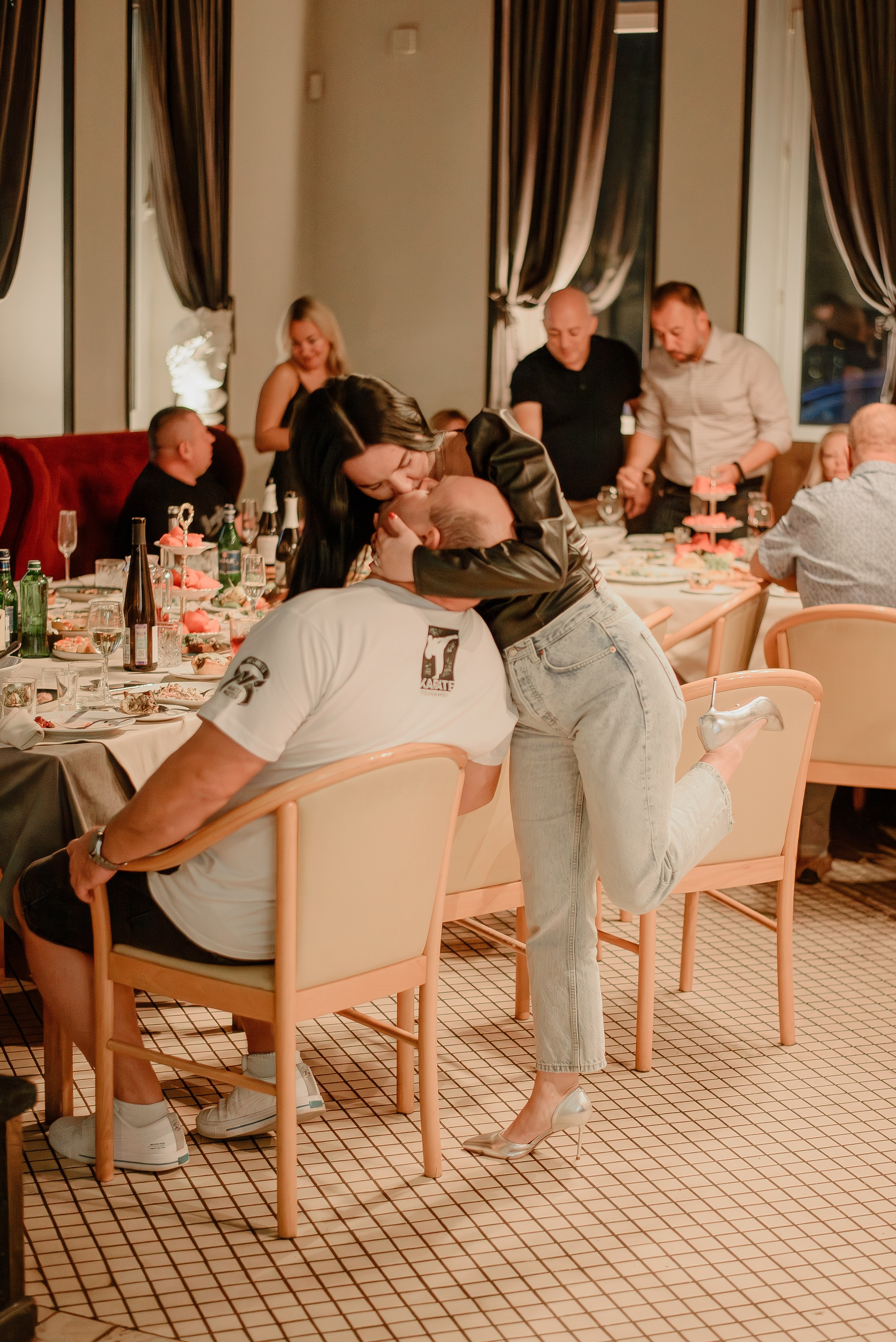 Свадьба и банкеты. Дина — ваш фотограф в Коломне и Москве. Живые портреты, любимые люди, важные события. Всё, что хочется помнить