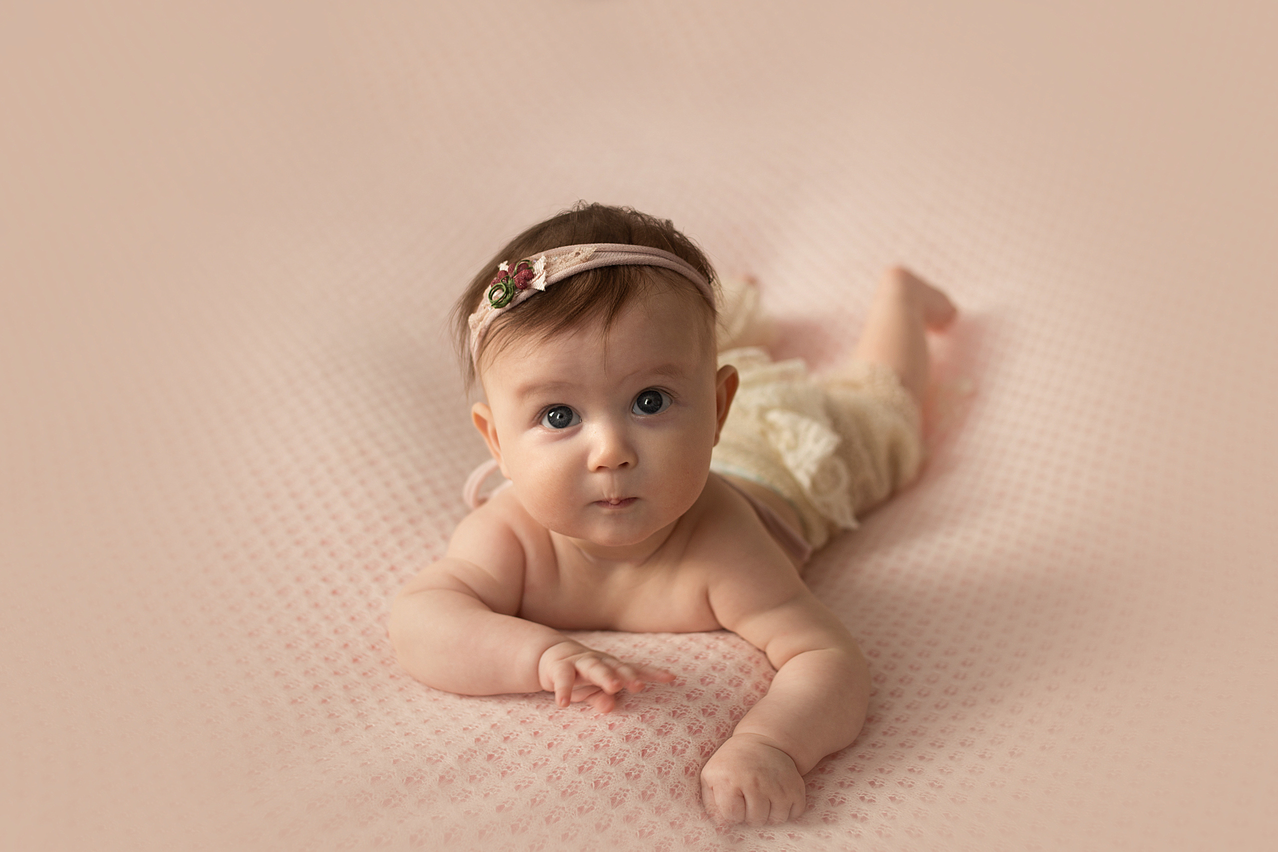 Детская фотосессия в Казани. Фотограф новорождённых малышей и детский фотограф В Казани Лана Максим