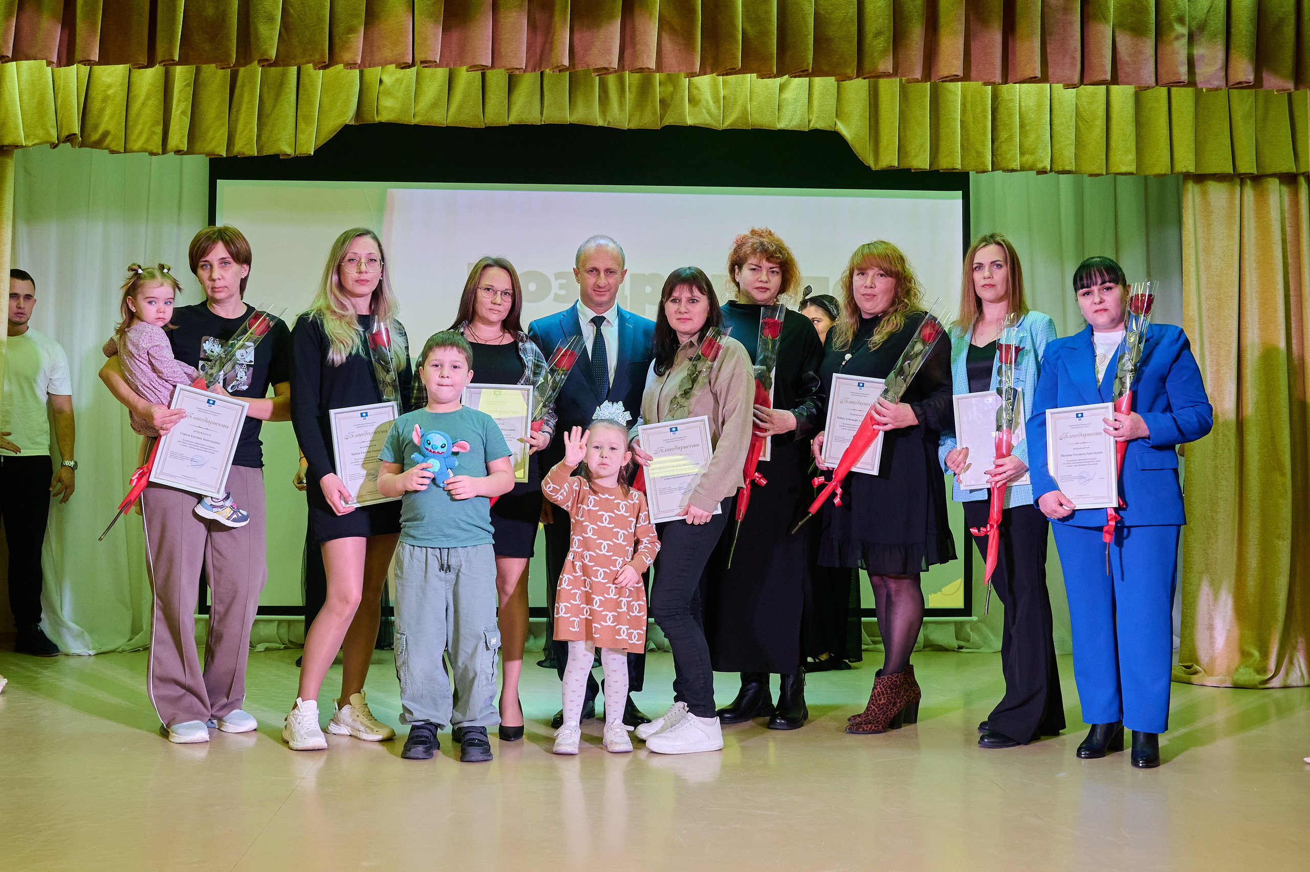 День матери Виноградный. Жизнь курорта Кабардинка в фотографиях