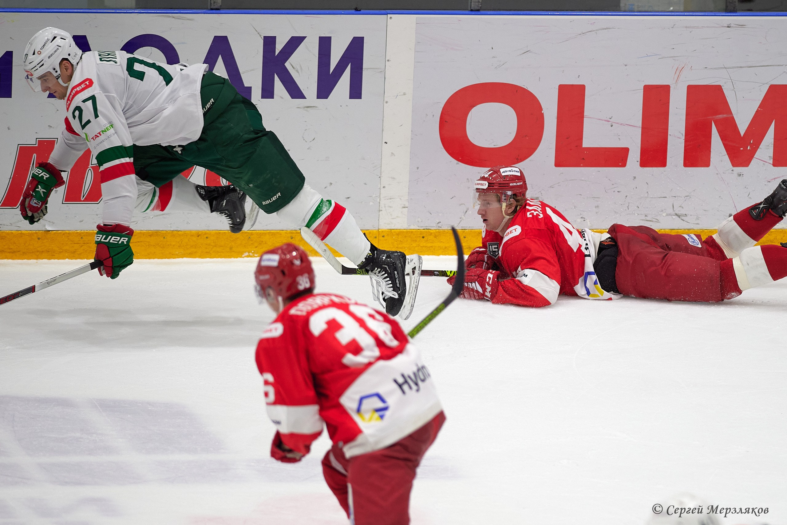 Хоккей. OLIMPBET Чемпионат России — ВХЛ Ижсталь — Барс. Спортивный репортажный фотограф в Ижевске Сергей Мерзляков