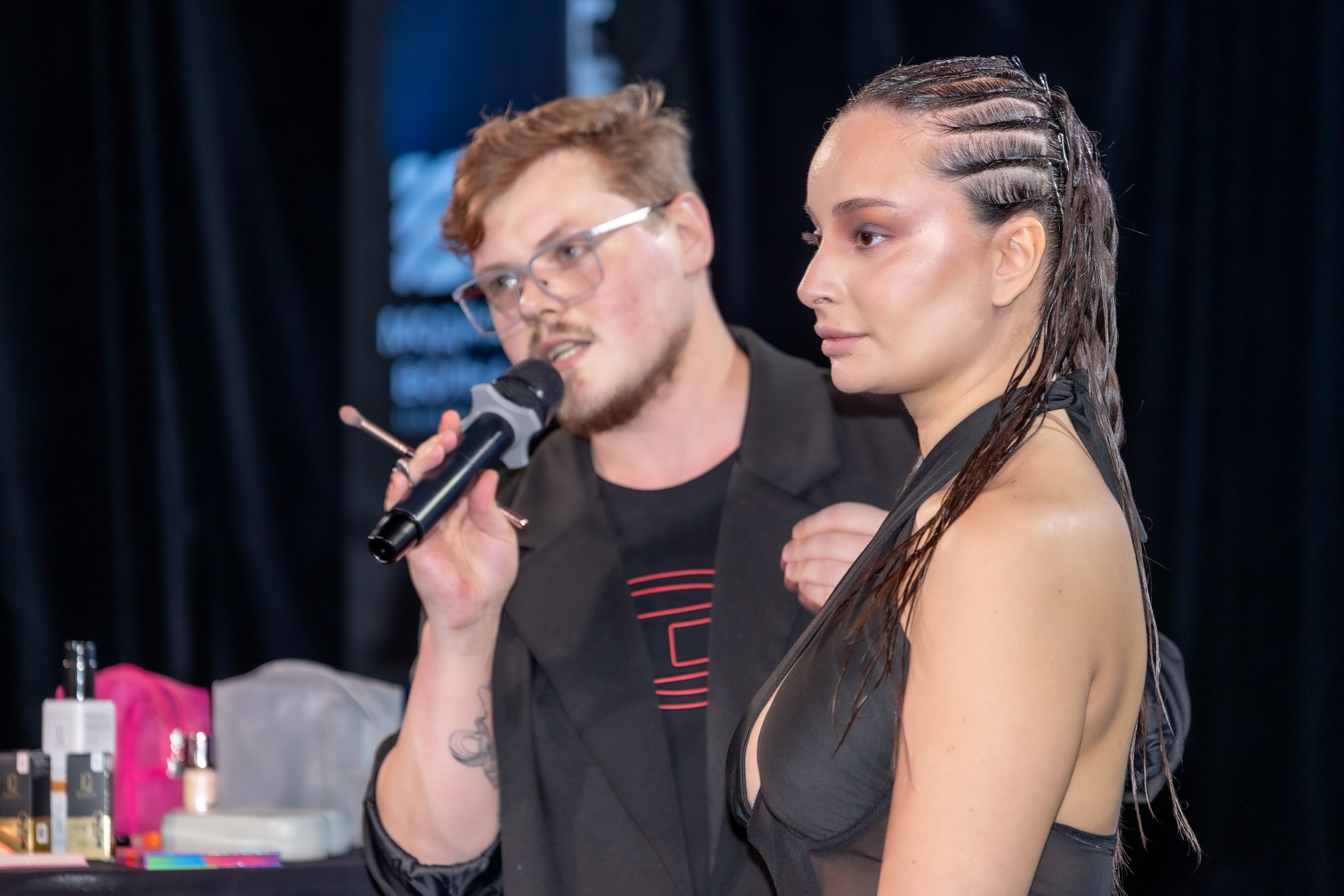 Мастер-класс по макияжу на Модной волне от Ивана Смирнова, звездного визажиста. Студия фото, видеографии и мультимедийного дизайна в Москве Multi Frame Studio