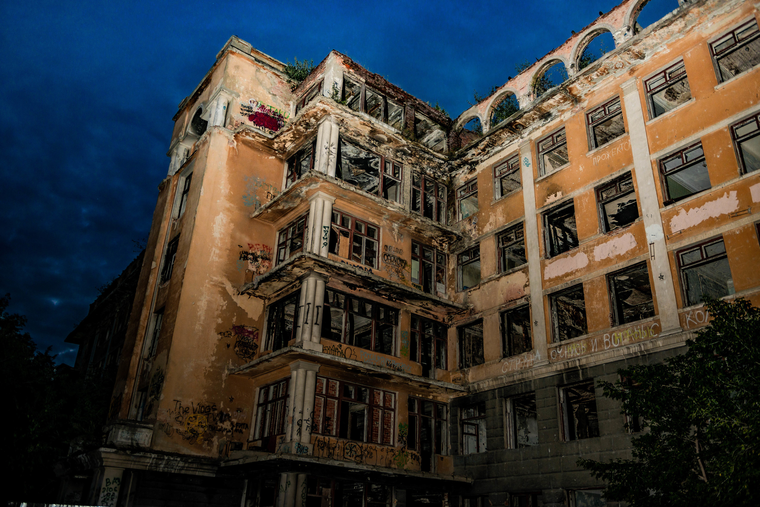 Заброшенная больница. Свадебный фотограф на Урале Виктор Соколов