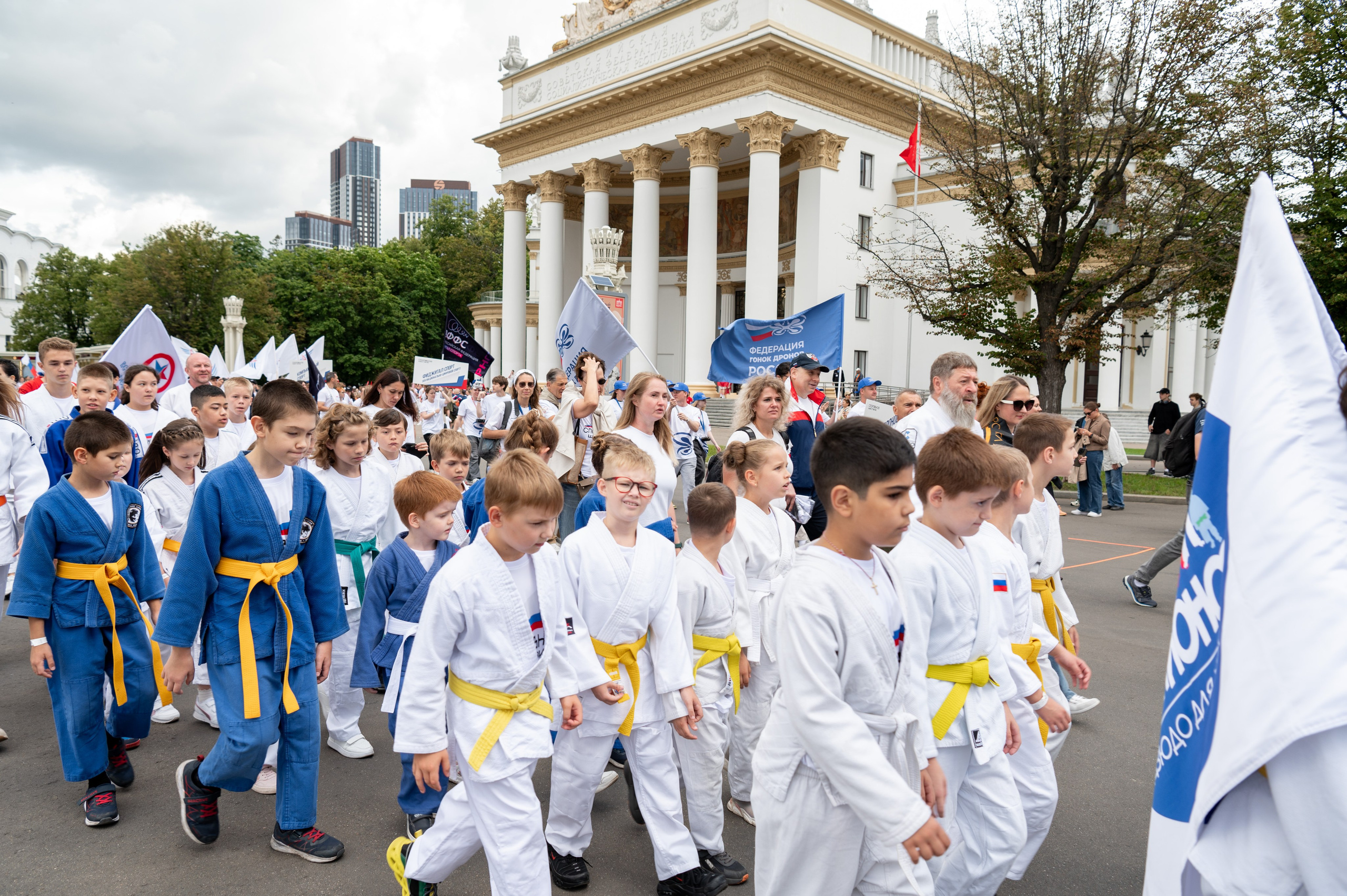Спортивное шествие посвященное Дню физкультурника!. Детский и семейный фотограф г. Москва Оксана Катаджи