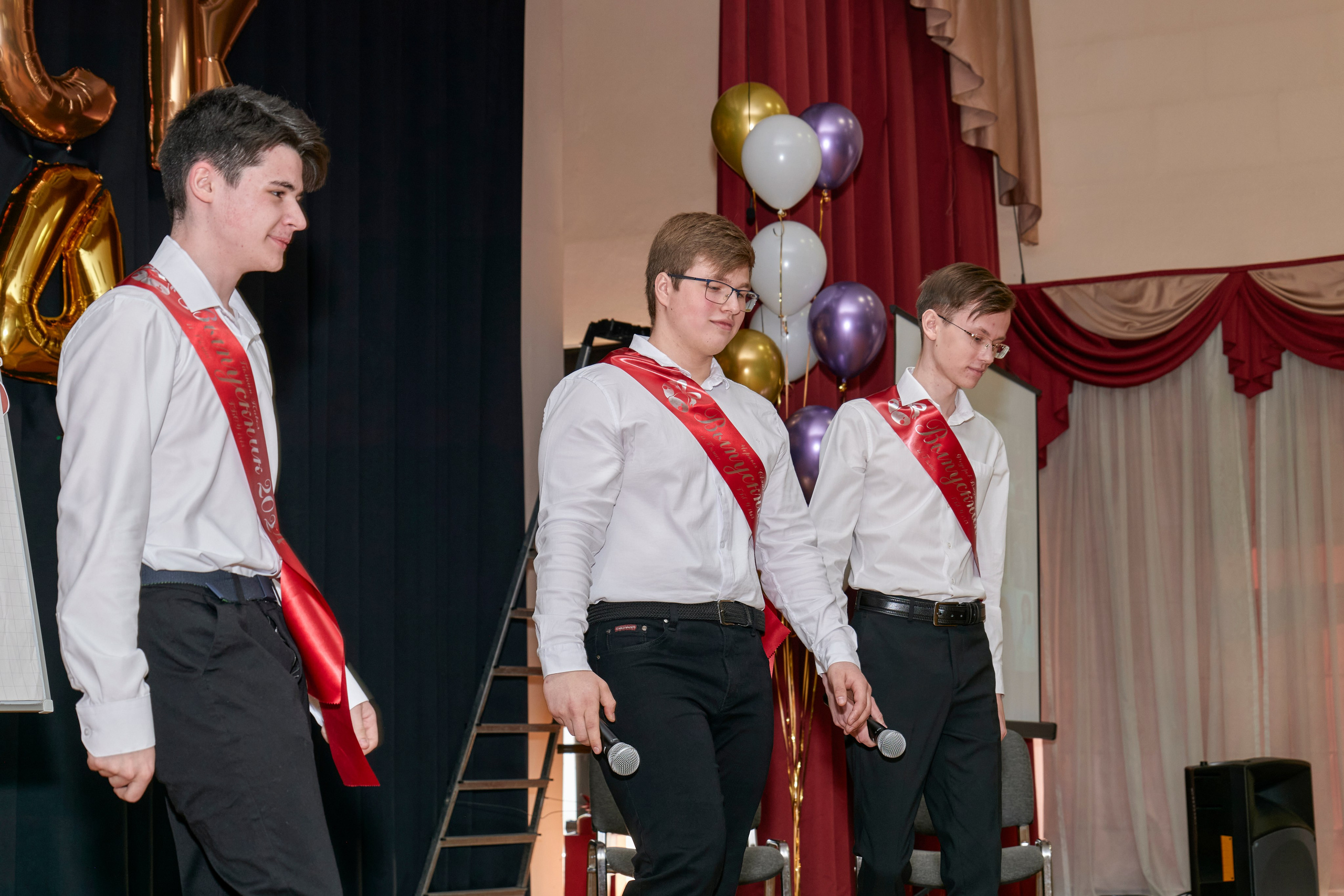 Последний звонок школа 1413. Детский и семейный фотограф г. Москва Оксана Катаджи