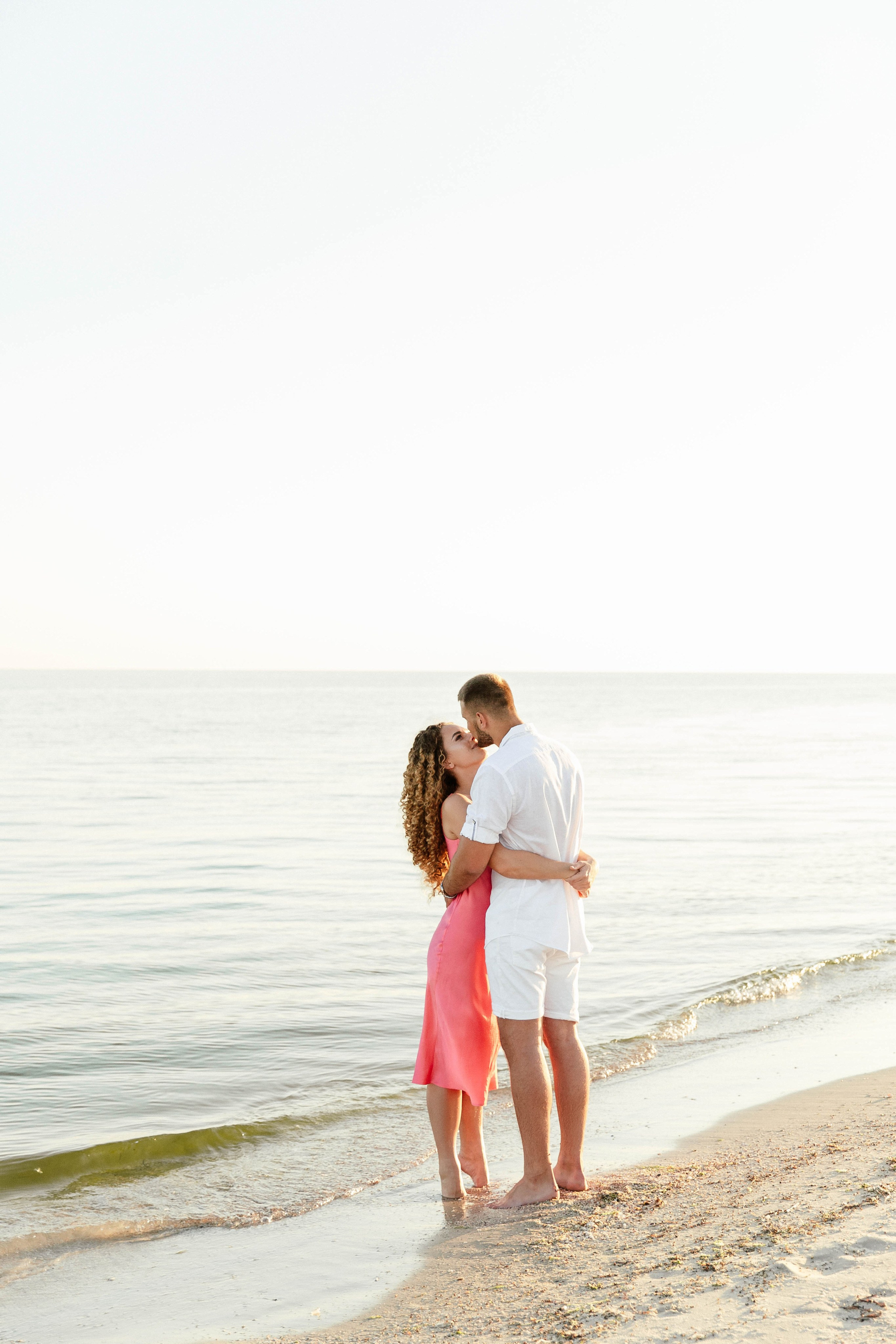 Красивая love story фотосессия на закате у моря. Свадебный фотограф и видеограф Краснодар, Ростов, Сочи, Новороссийск