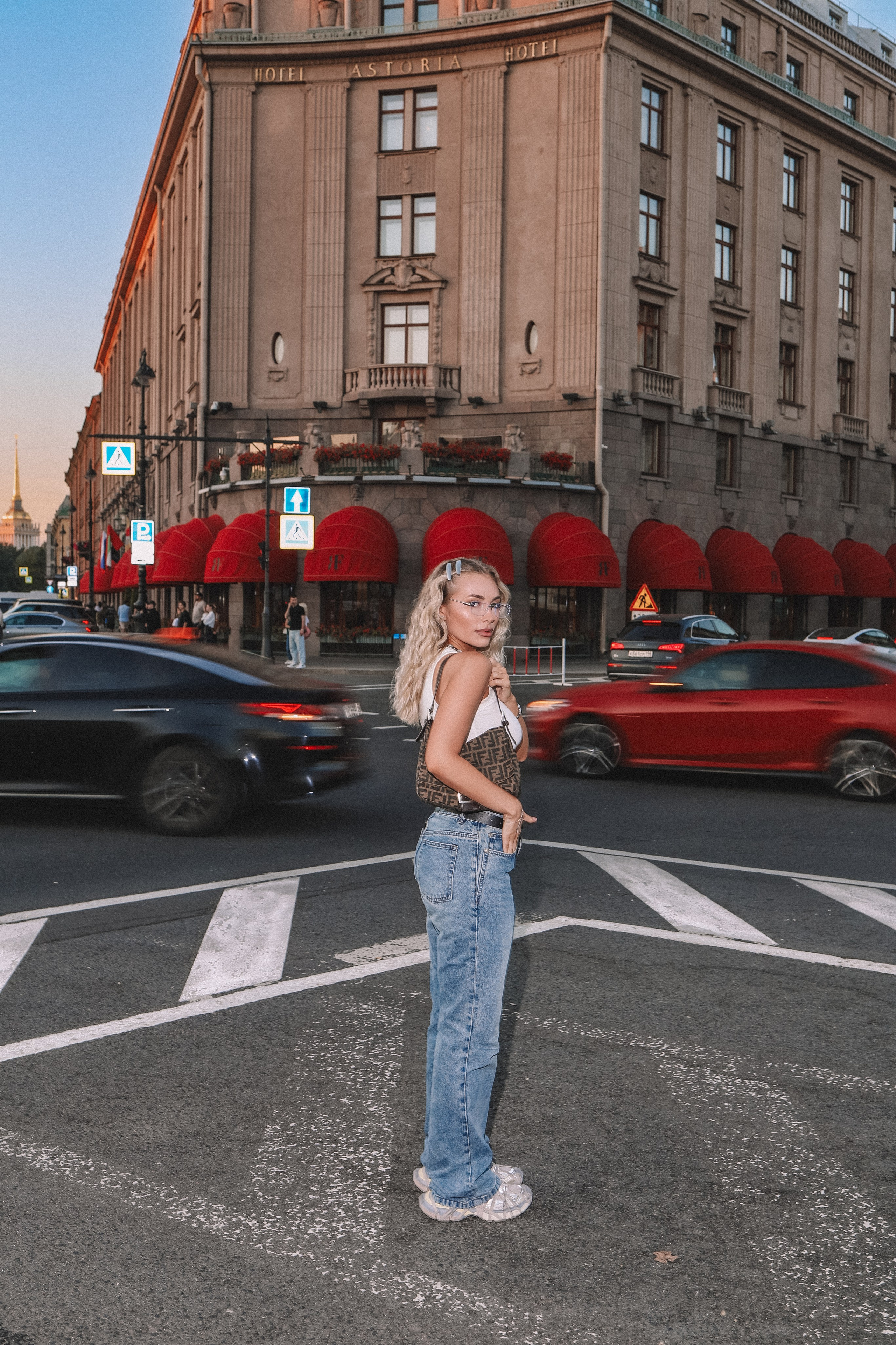 Полина — вечерний Петербург, съёмка со вспышкой | О. Беляева. Фотограф Олеся Беляева | Санкт-Петербург и Ленобласть