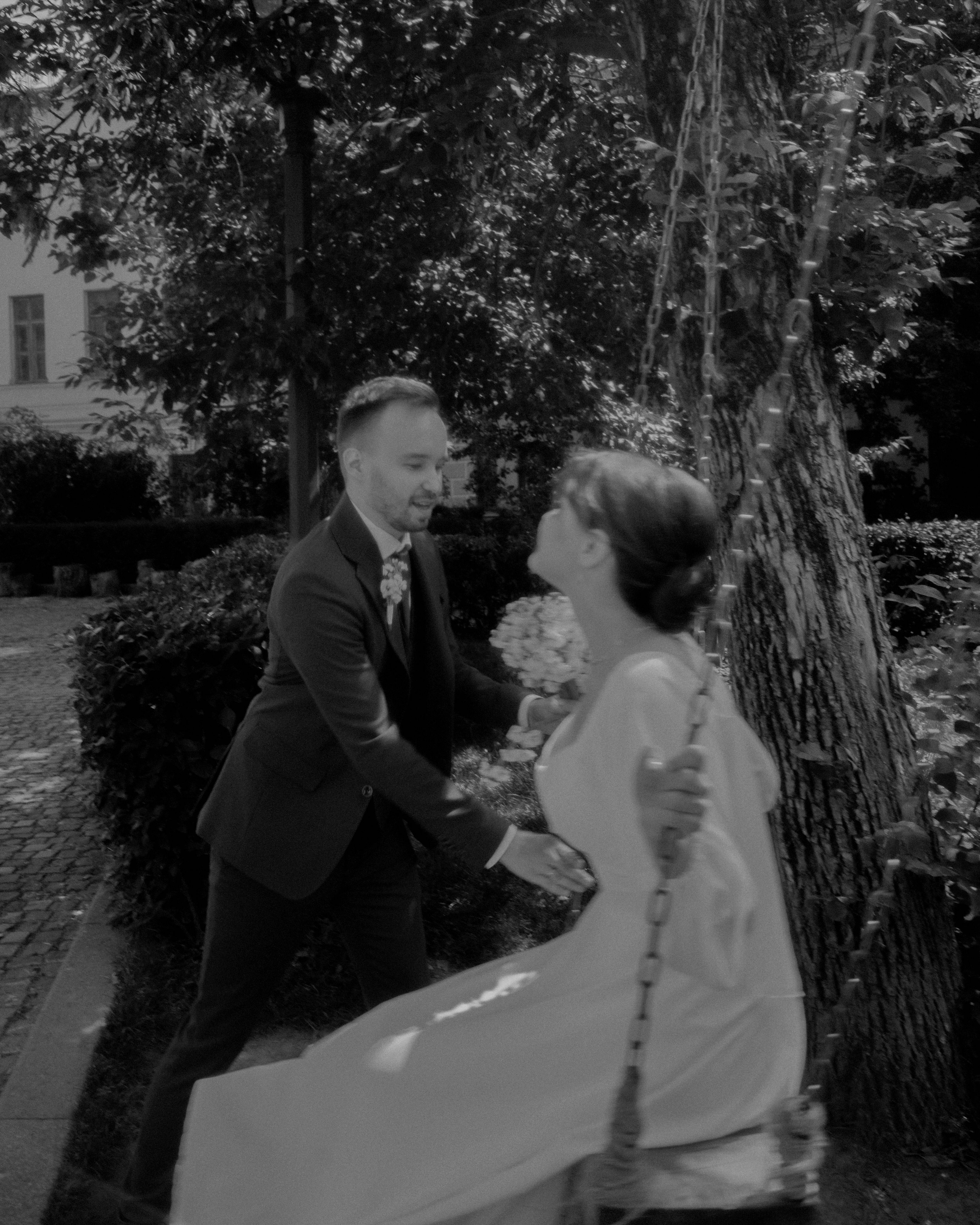 Москва как декорация любви — свадебная фотосессия в городе и на природе. Свадебный фотограф в Санкт-Петербурге Миша Репина