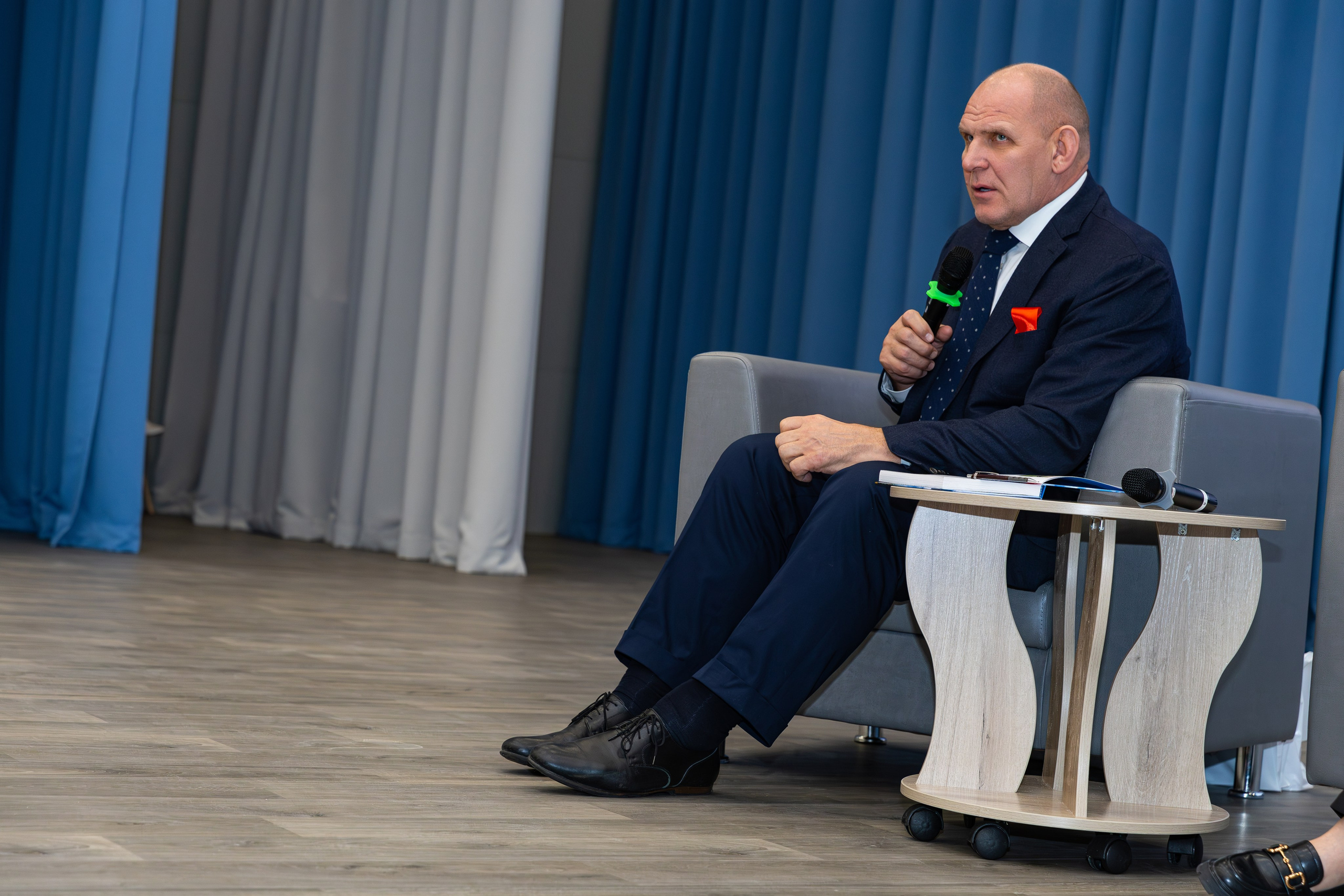 Открытия спортивного зала по вольной борьбе. В школе № 221. Фотограф Александр Поздняков  Новосибирск