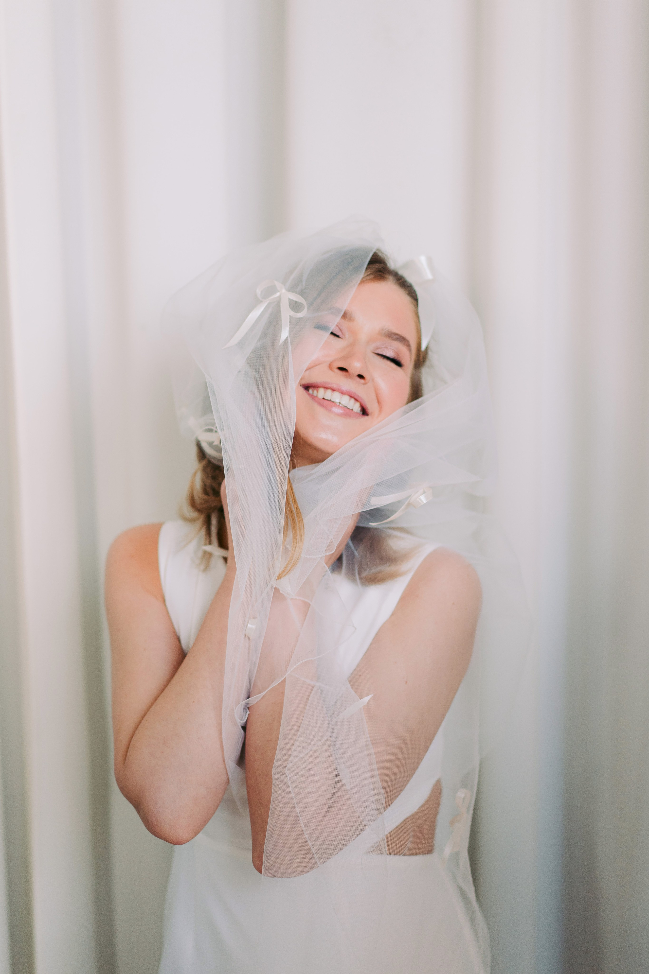 Свадебная фотосессия для двоих в студии, камерная свадьба в Москве