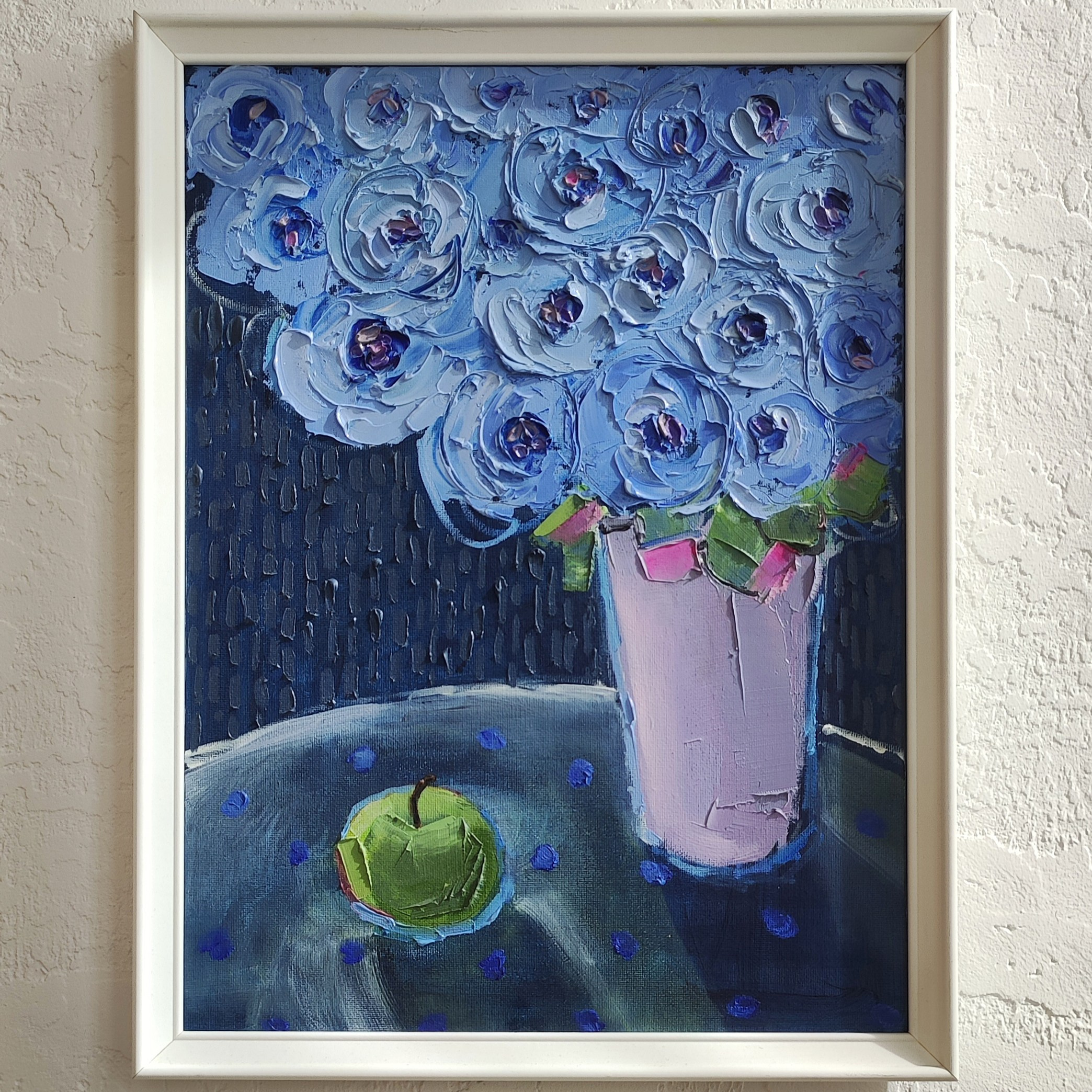 Картина маслом авокадо 20×20 см — яркая интерьерная живопись. Купить текстурный декоративный натюрморт художника. Галерея авторских картин художницы Бельмесовой Евгении