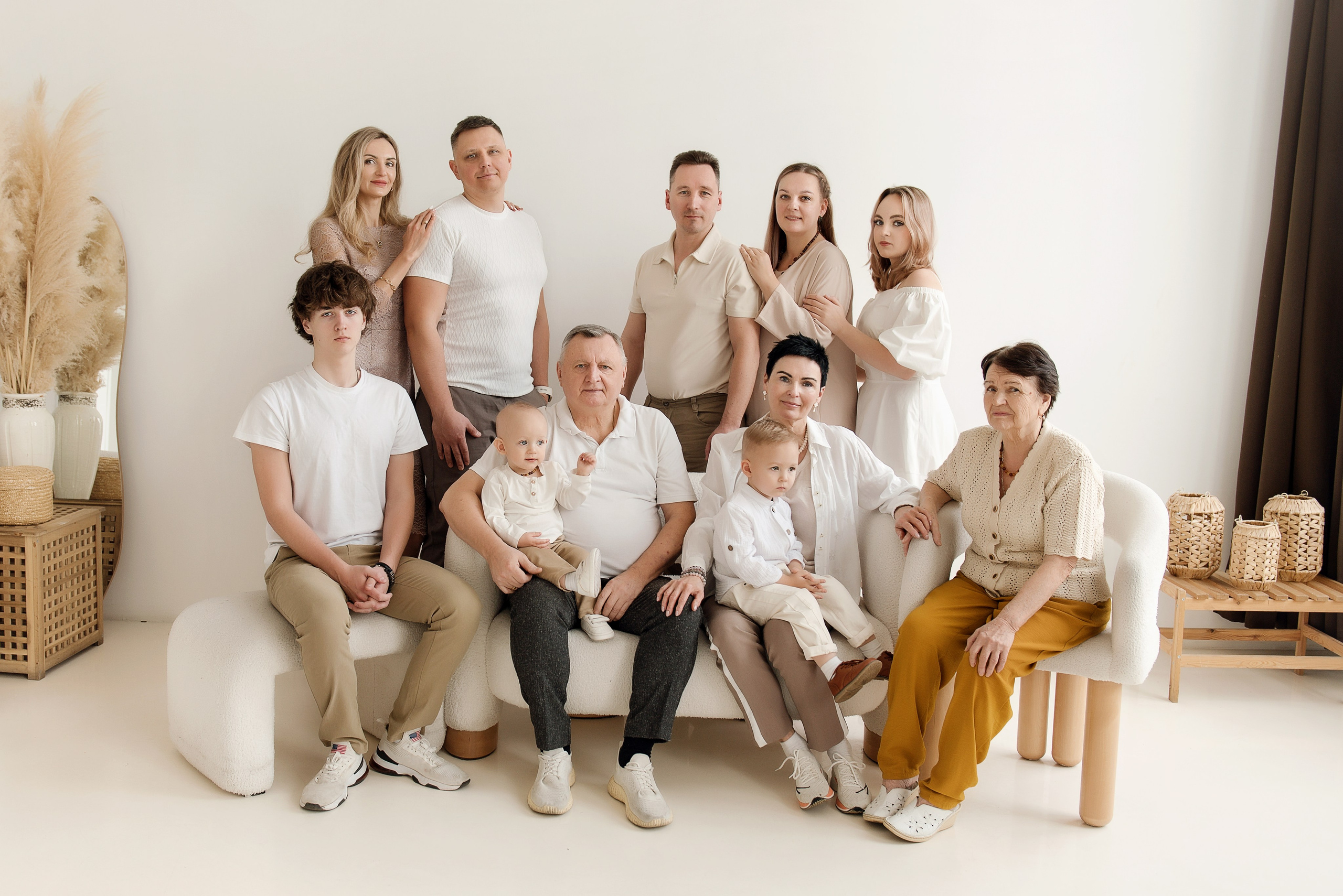 Семейная съёмка большой семьи в Москве. Детский фотограф в Долгопрудном и Москве