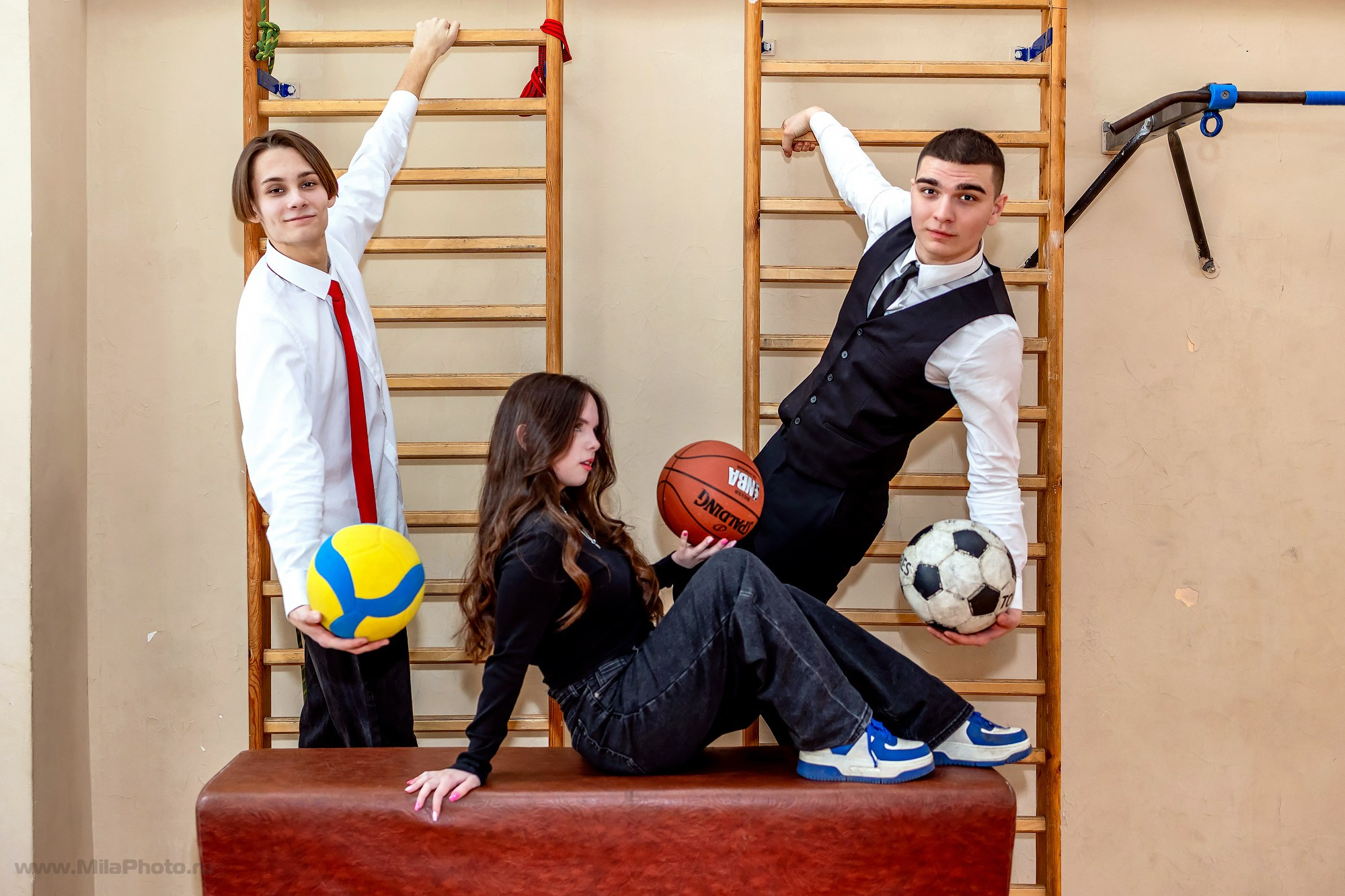 Галерея съемок в школе. Фотограф и видеограф Москва. Свадебный фотограф, видеограф. Выпускные альбомы. Оживающие альбомы