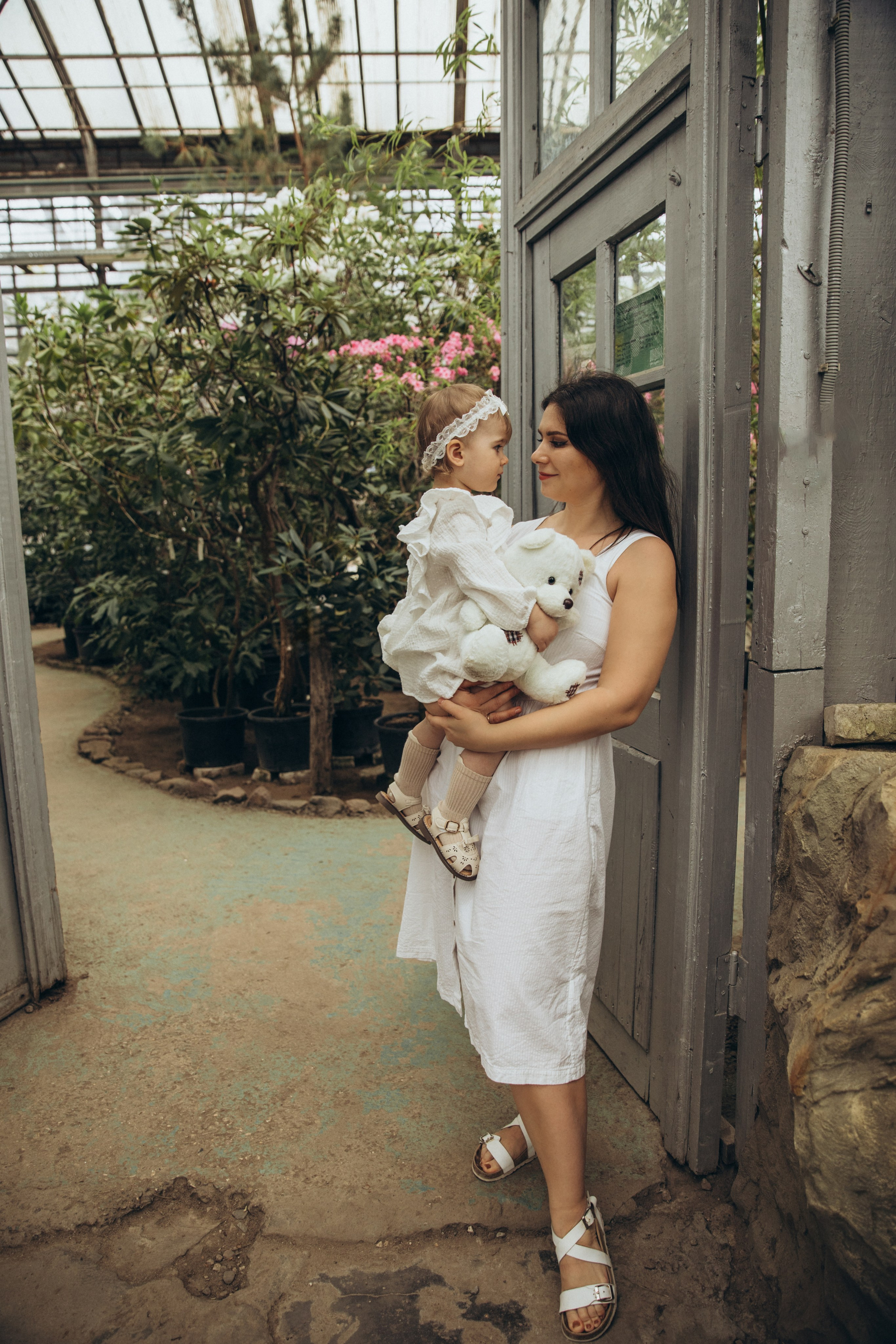 Мама и дочь оранжерея. Свадебный и семейный фотограф Москва и Московская область