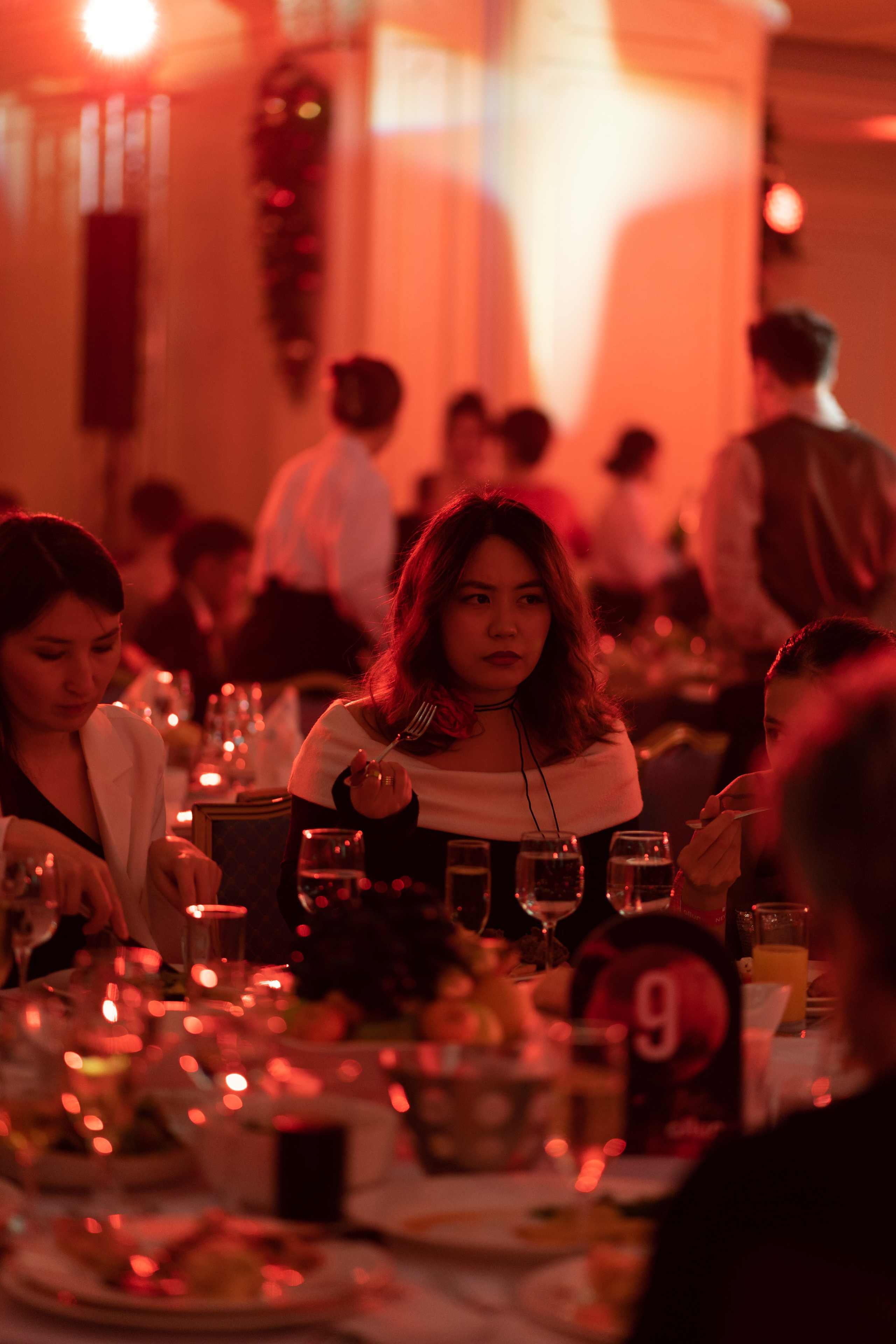 Корпоратив Allure 2023. Репортажный фотограф в Астане — Диана Калтаева, портретный фотограф