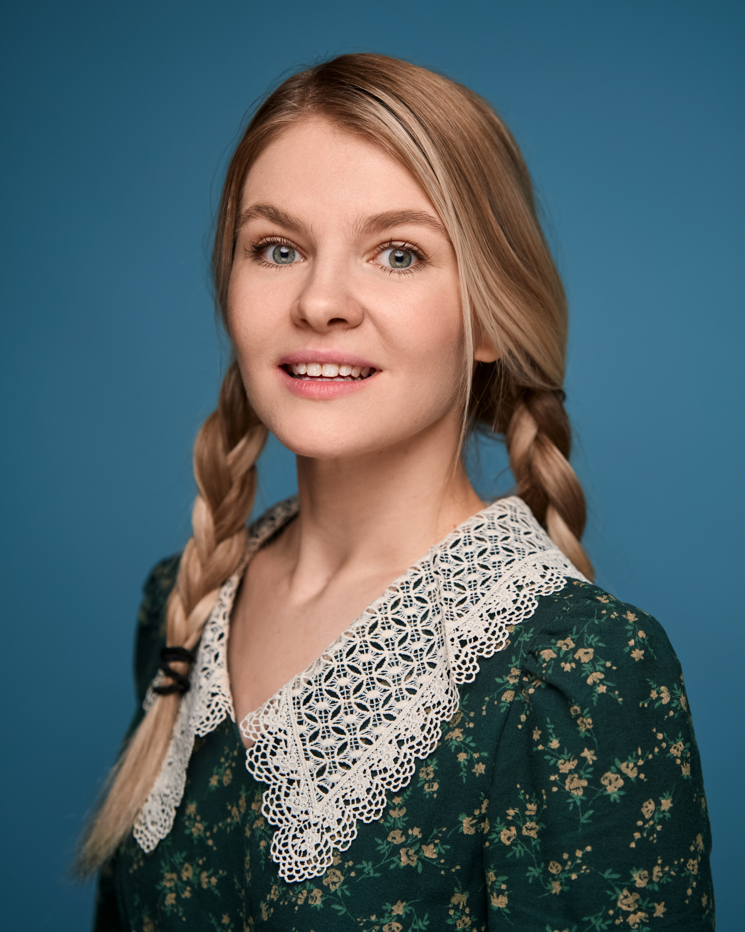 Актерское портфолио на цветных фонах