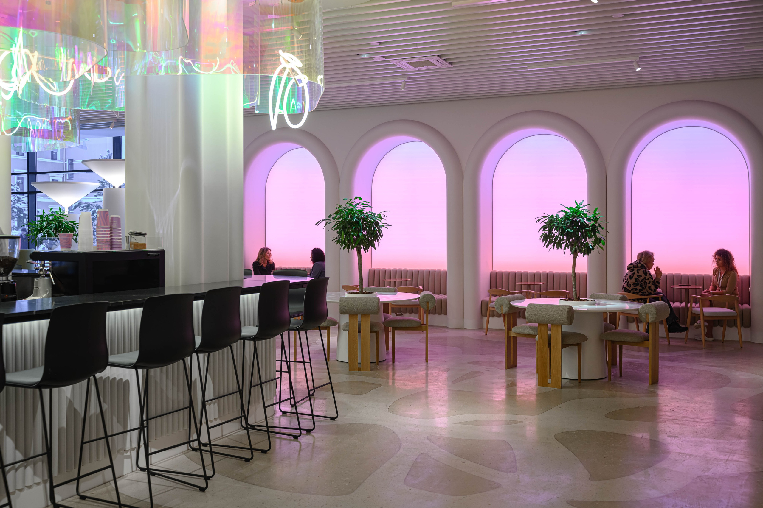 Фотосъемка мебели кофейни в холле аппартаментов Well. Интерьерный и репортажный фотограф в Санкт-Петербурге