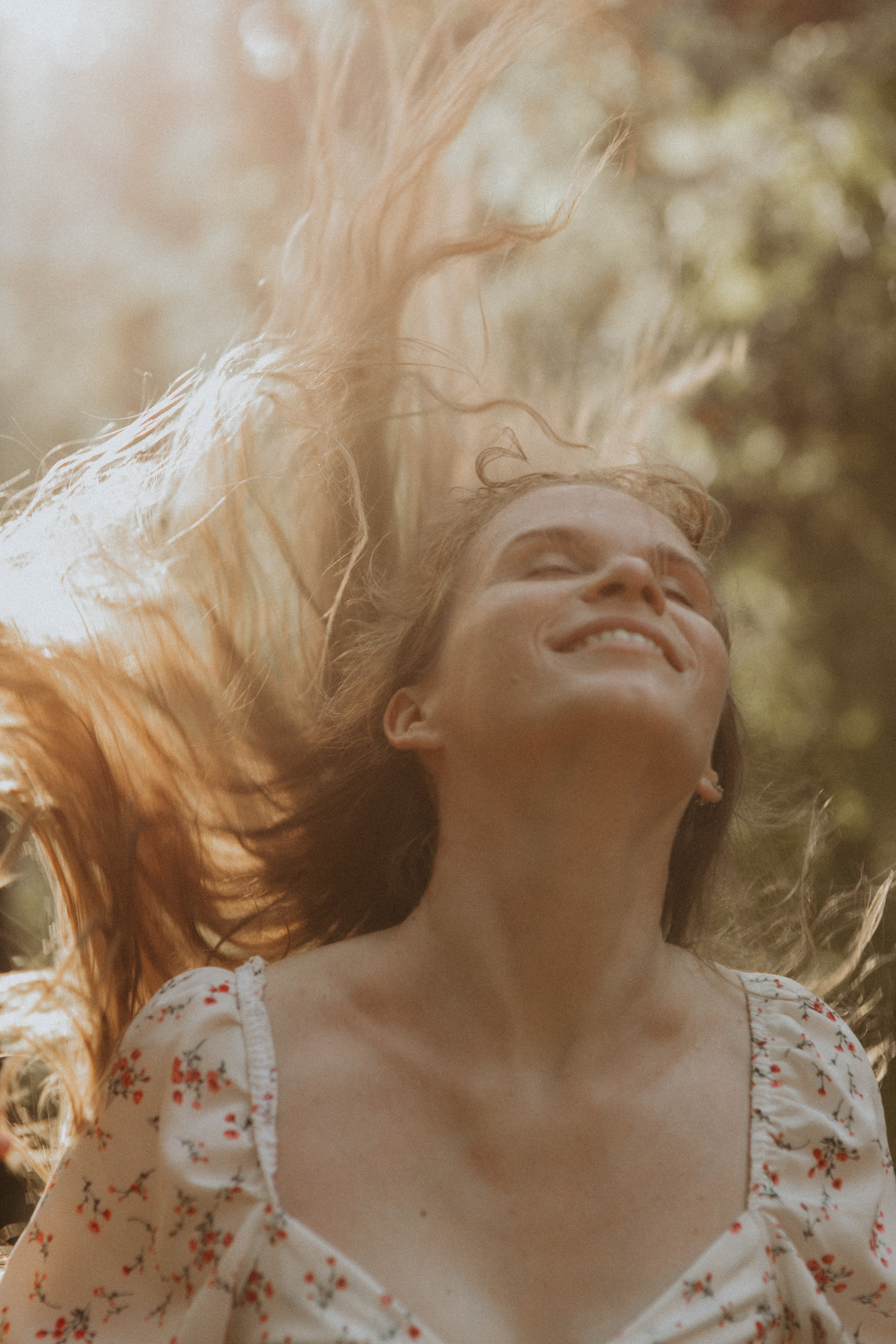 Атмосферная съемка Маши и Лёши в лесу наедине с природой. Свадебный и репортажный фотограф в Ярославле и Санкт-Петербурге Роман Микрюков