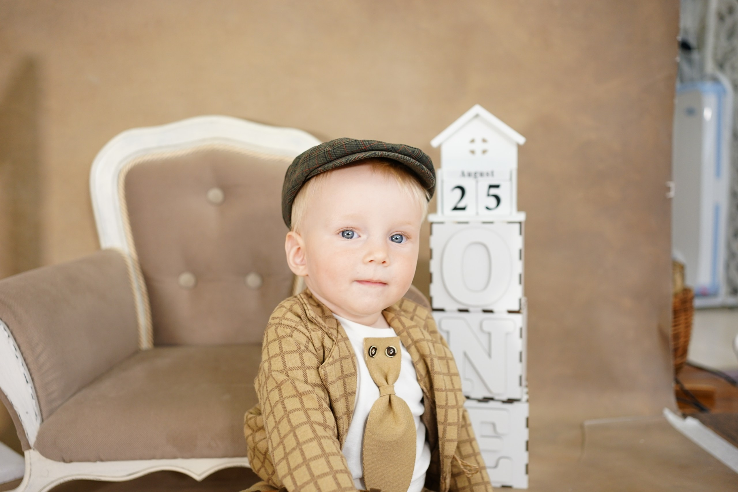 Фотозоны на ХОЛСТЕ. Детская Фотостудия ГОДОВАСИКИ в Санкт-Петербурге фотосесия на годик