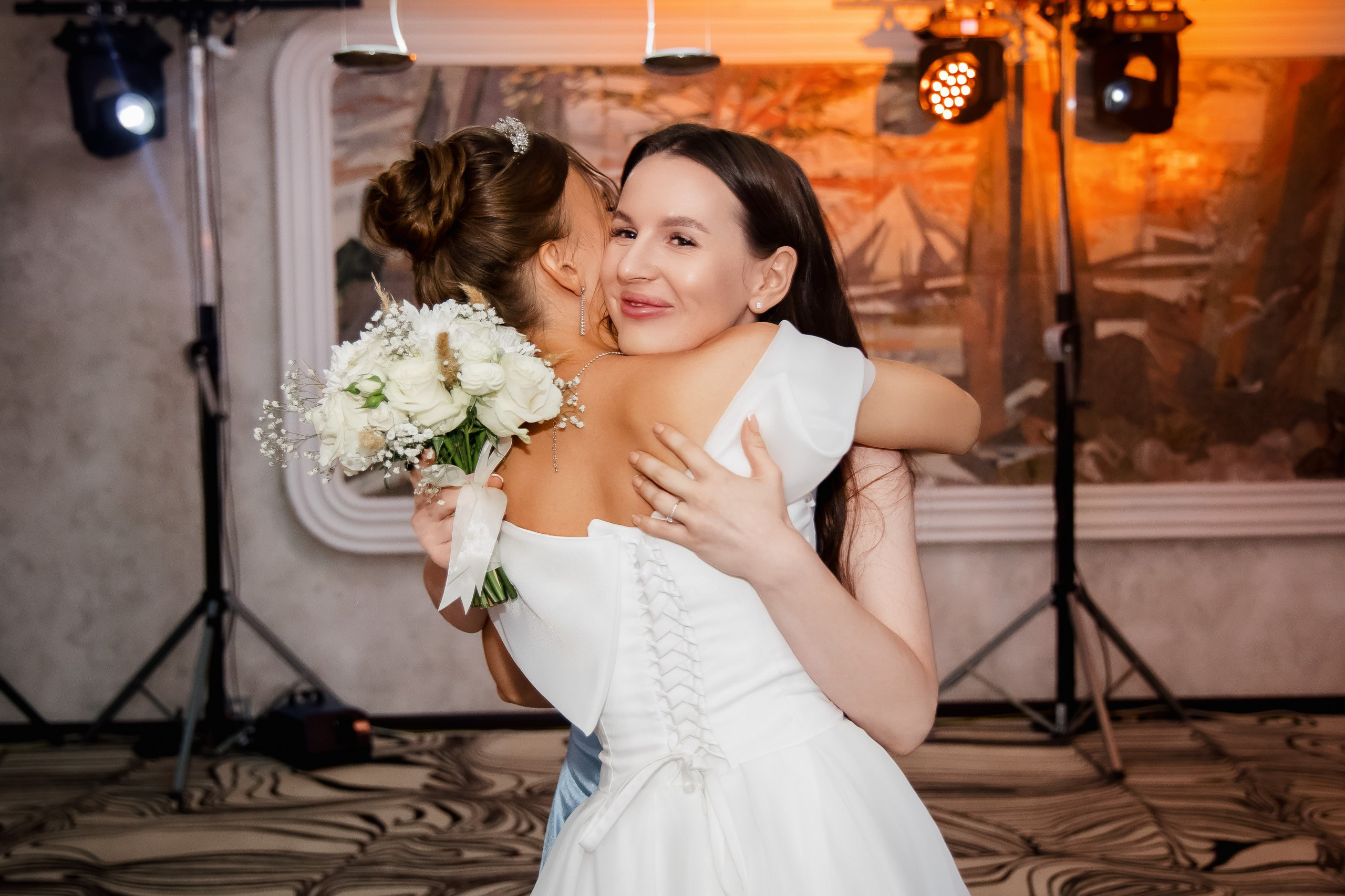 Евгений и Юлия. Совместные сборы. Интурист. Выездная. Фото с Китами. Свадебный фотограф в Хабаровске