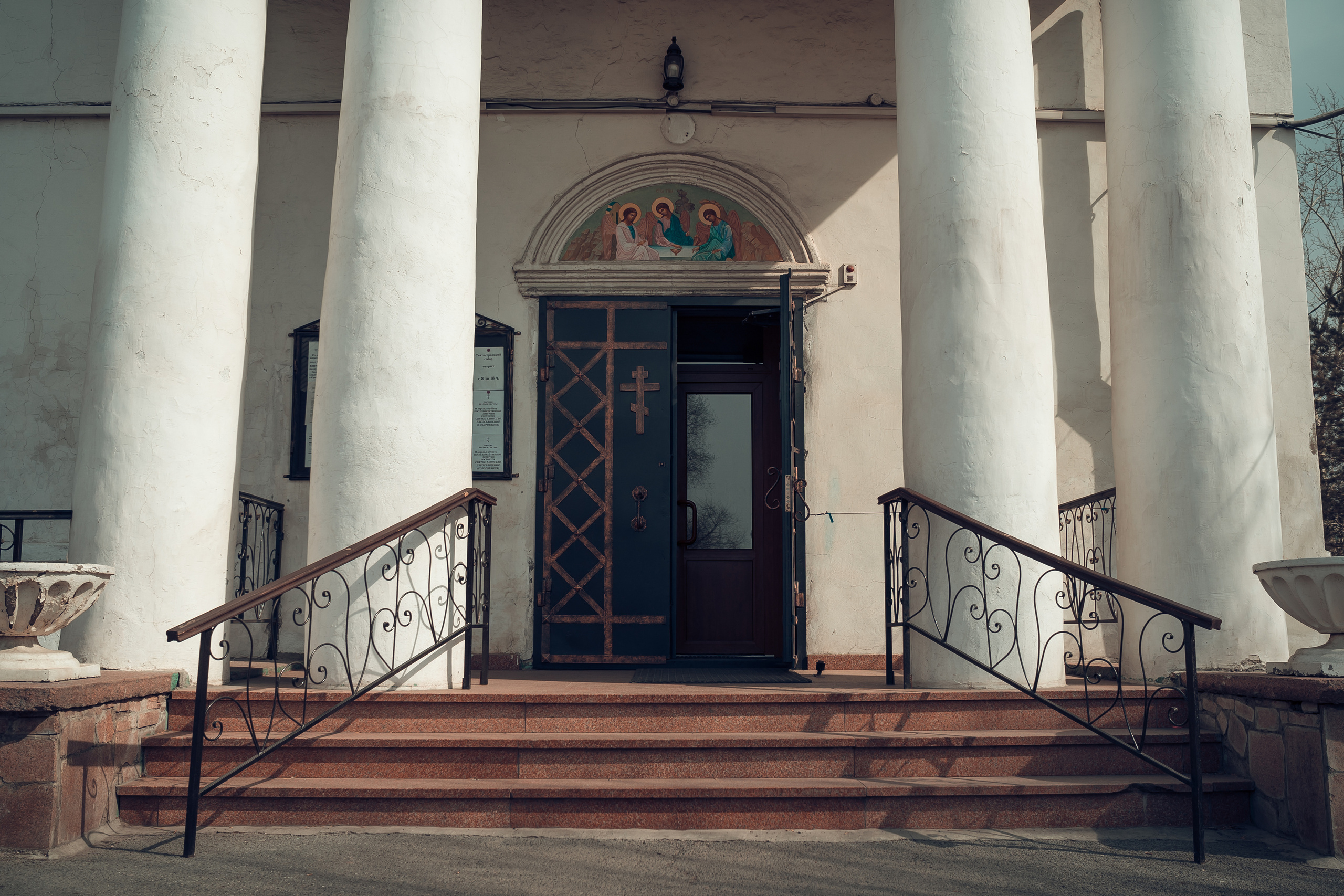 Храмы и церкви в Красноярске и Красноярском крае. Фотограф на Крещение и Венчание в Красноярске Рамазанова Юлия