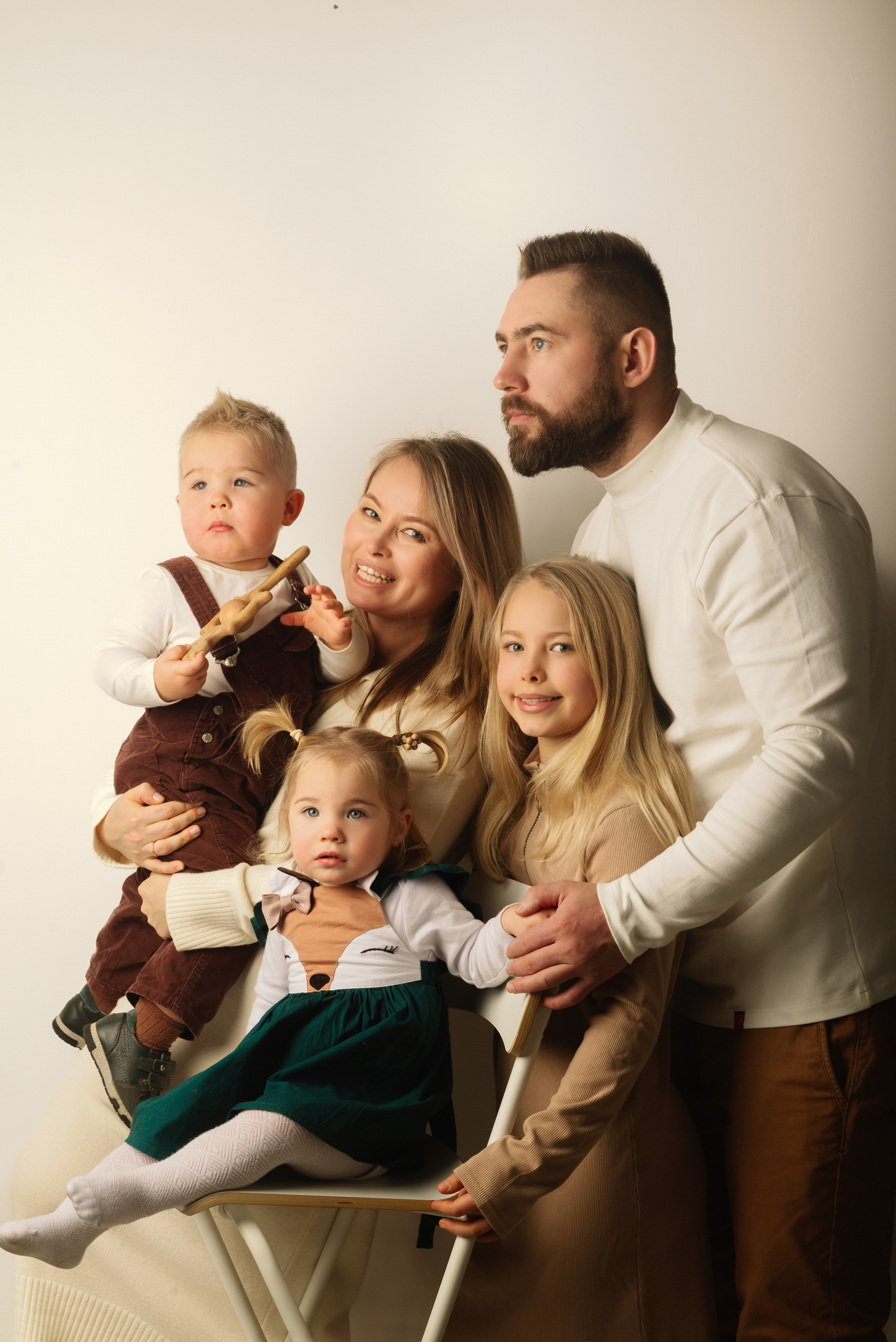 Маша, Женя, Марьяна, Вася и Вика. Ваш свадебный и семейный фотограф