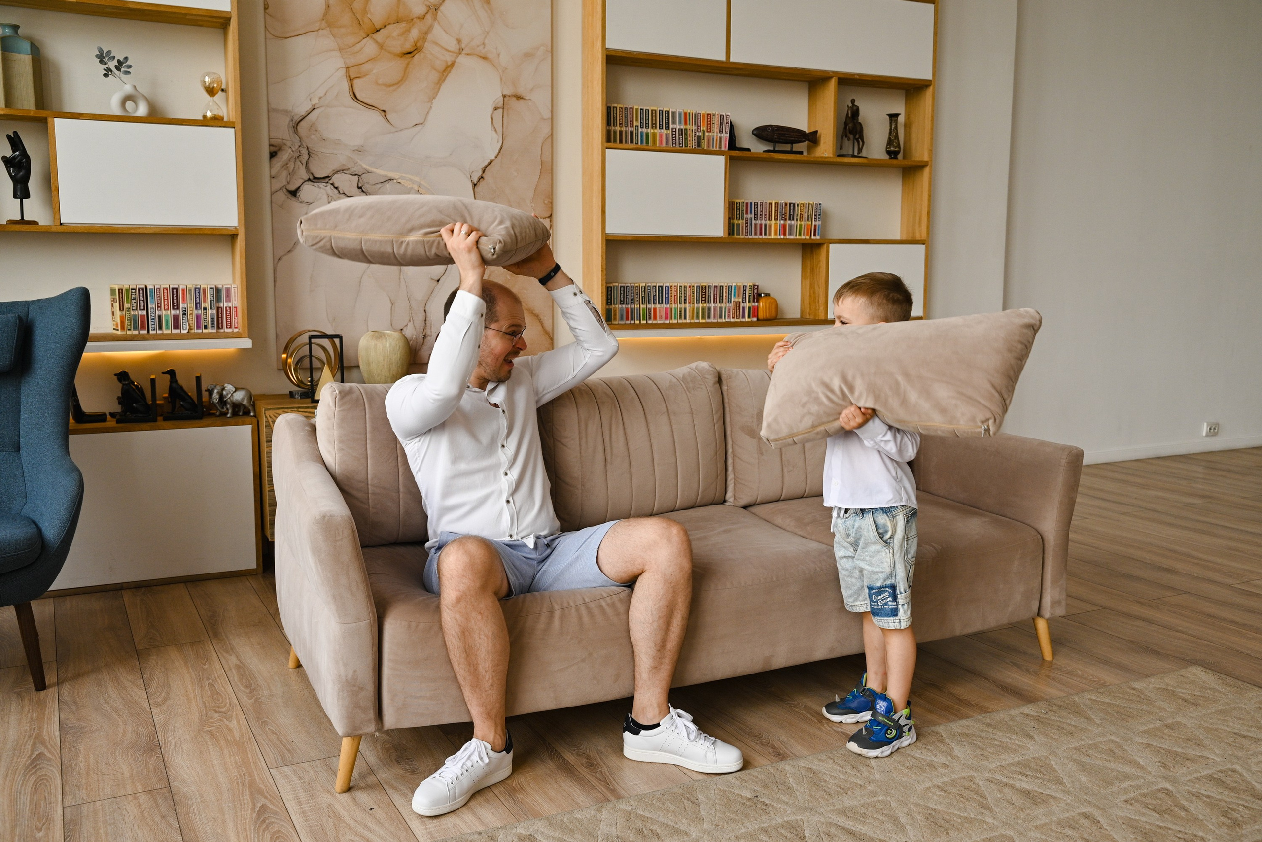 Счастливая большая семья. Компания и фотошкола по созданию контента в Москве