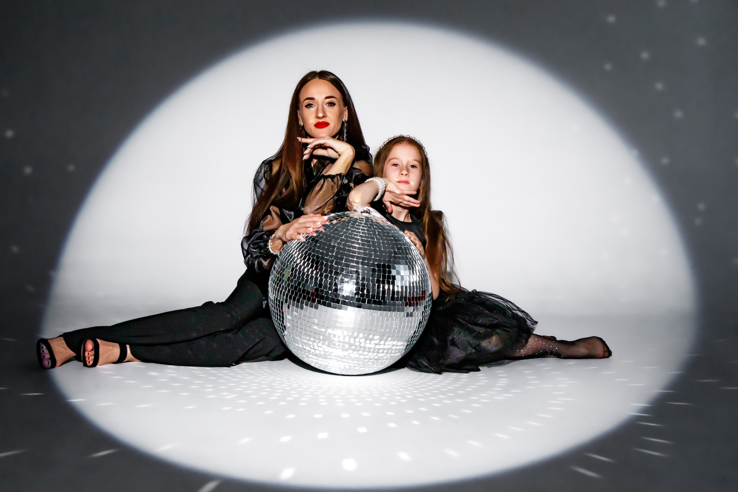 Семейный фотограф Жуковский. Фотосессия в студии с мужем в Жуковском и Раменском, Чулково, Кратово, Москве. Лиза Кутанина — семейный фотограф и фотограф беременных в Жуковском