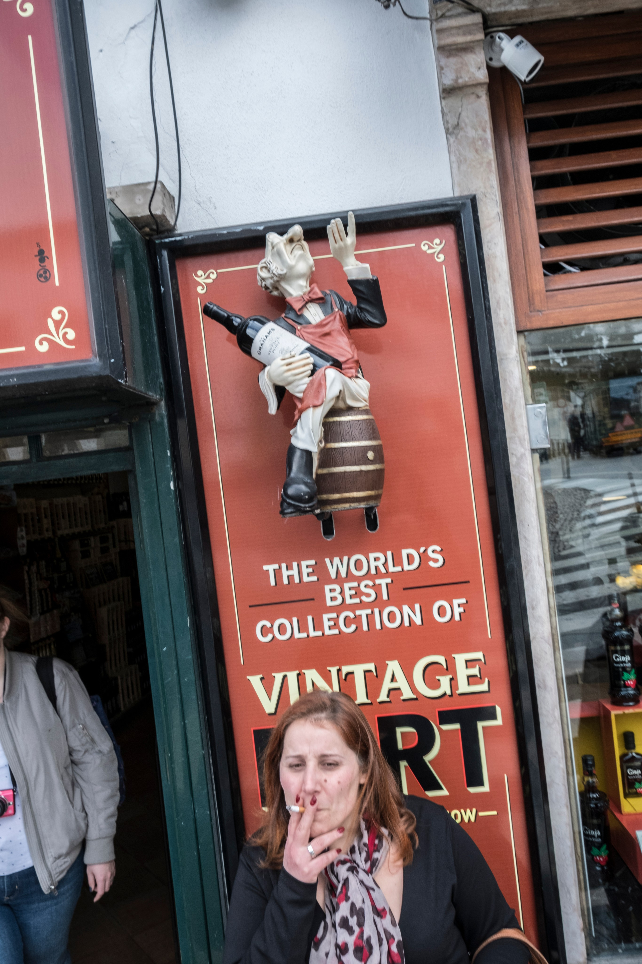 УЛИЦЫ. ПОБУДЬ ЗДЕСЬ И ЦЕЛЕЕ БУДЕТ ЭТОТ МИР