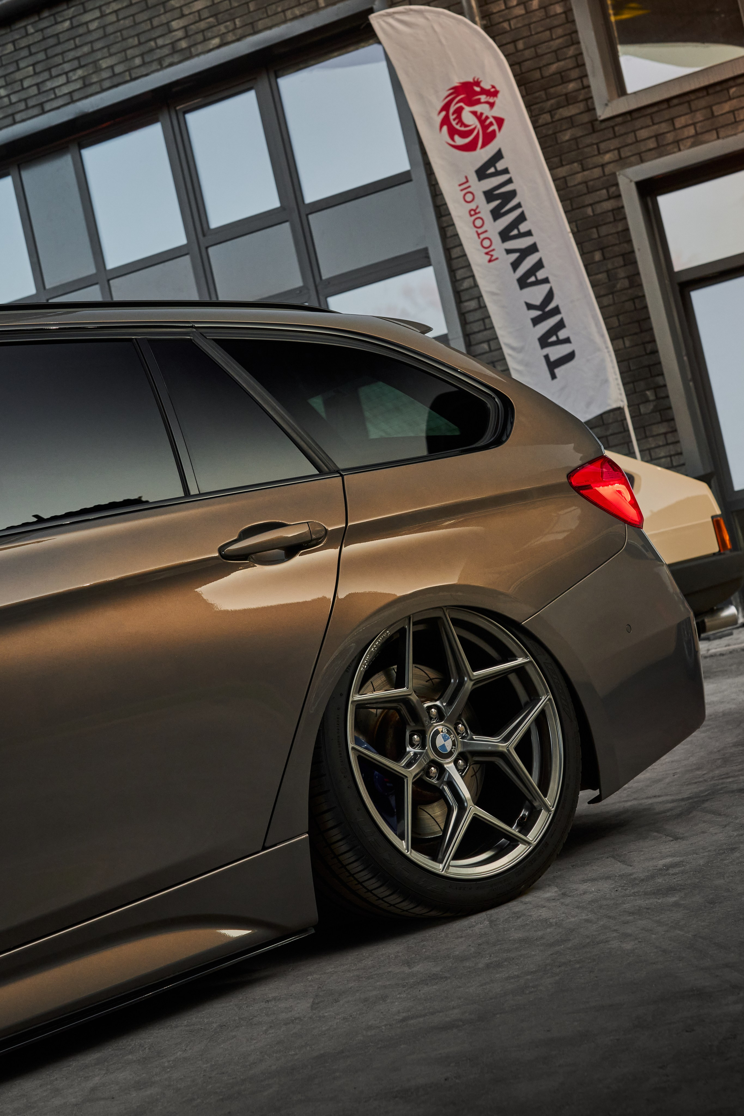 Универсал BMW F31 Touring на автомобильной выставке Instance в Москве