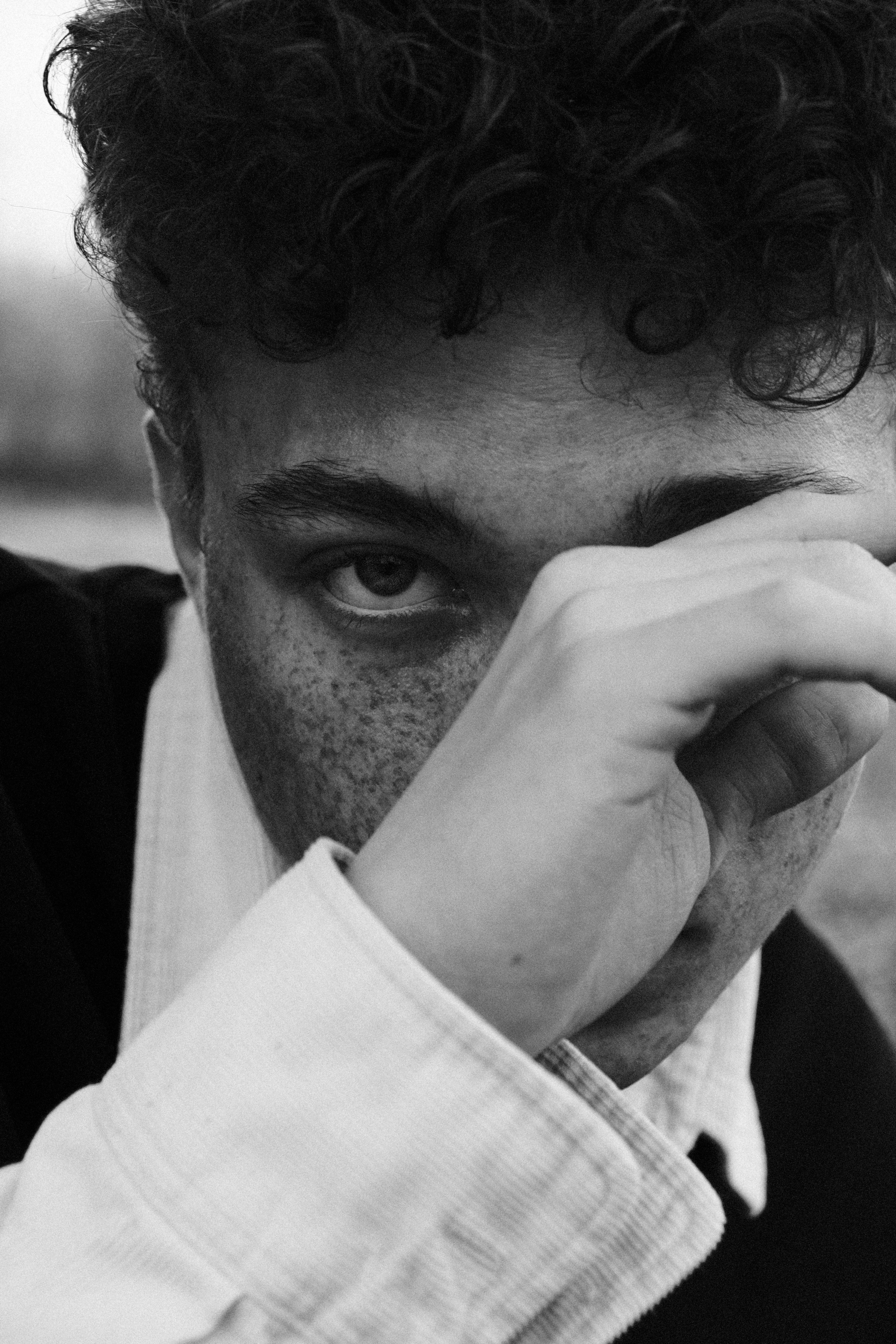 Мальчик с яблоком. Gerasko Aleks — Портрет, кричащий тишиной