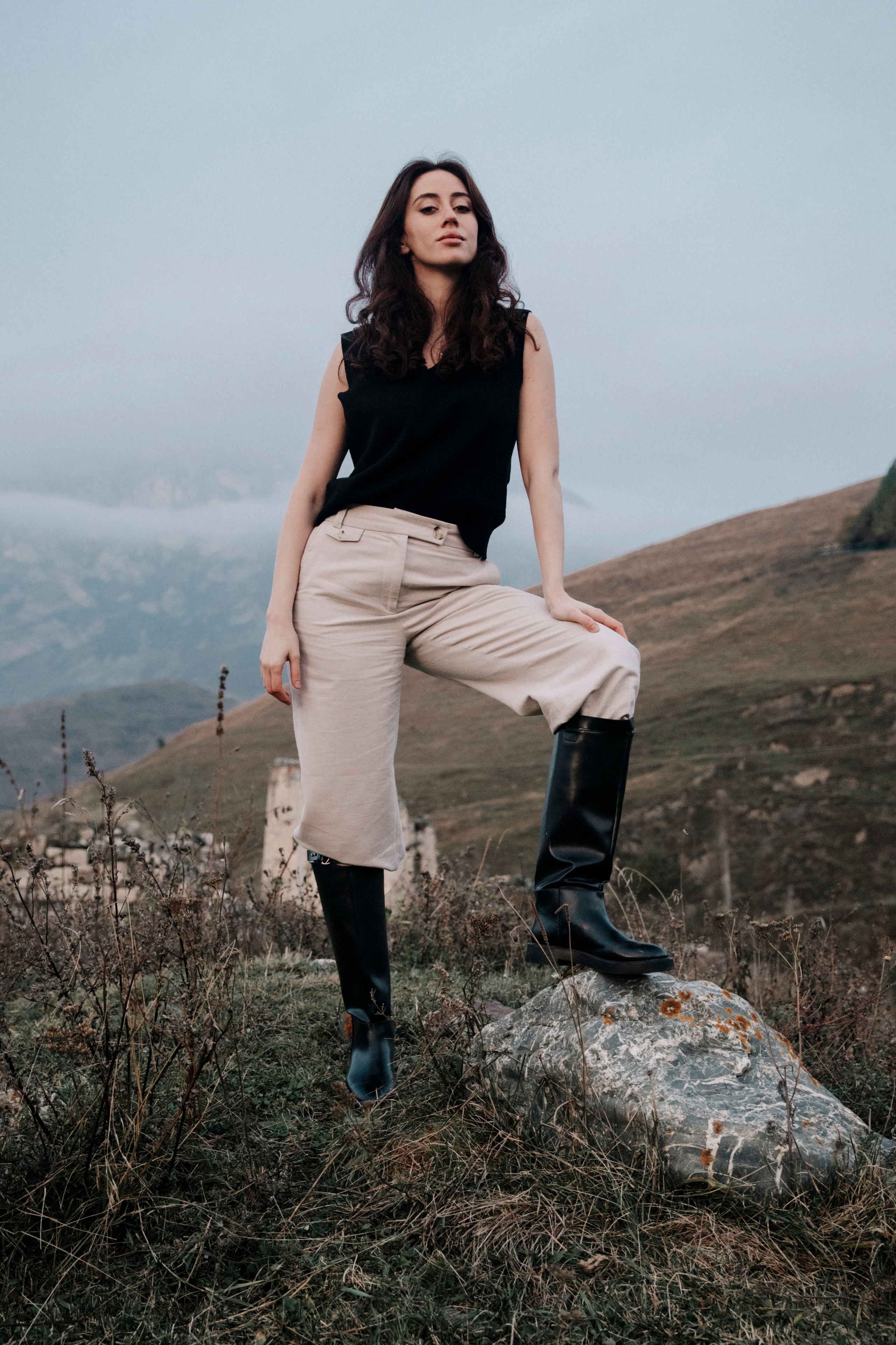 фотосессия с лошадью, фотосессия, лошадь, фотосессия в горах, фото с конем, фотография с лошадью, фотосессия, горы, Кавказ, фотосессия в песках, фотограф Осколкова Ульяна