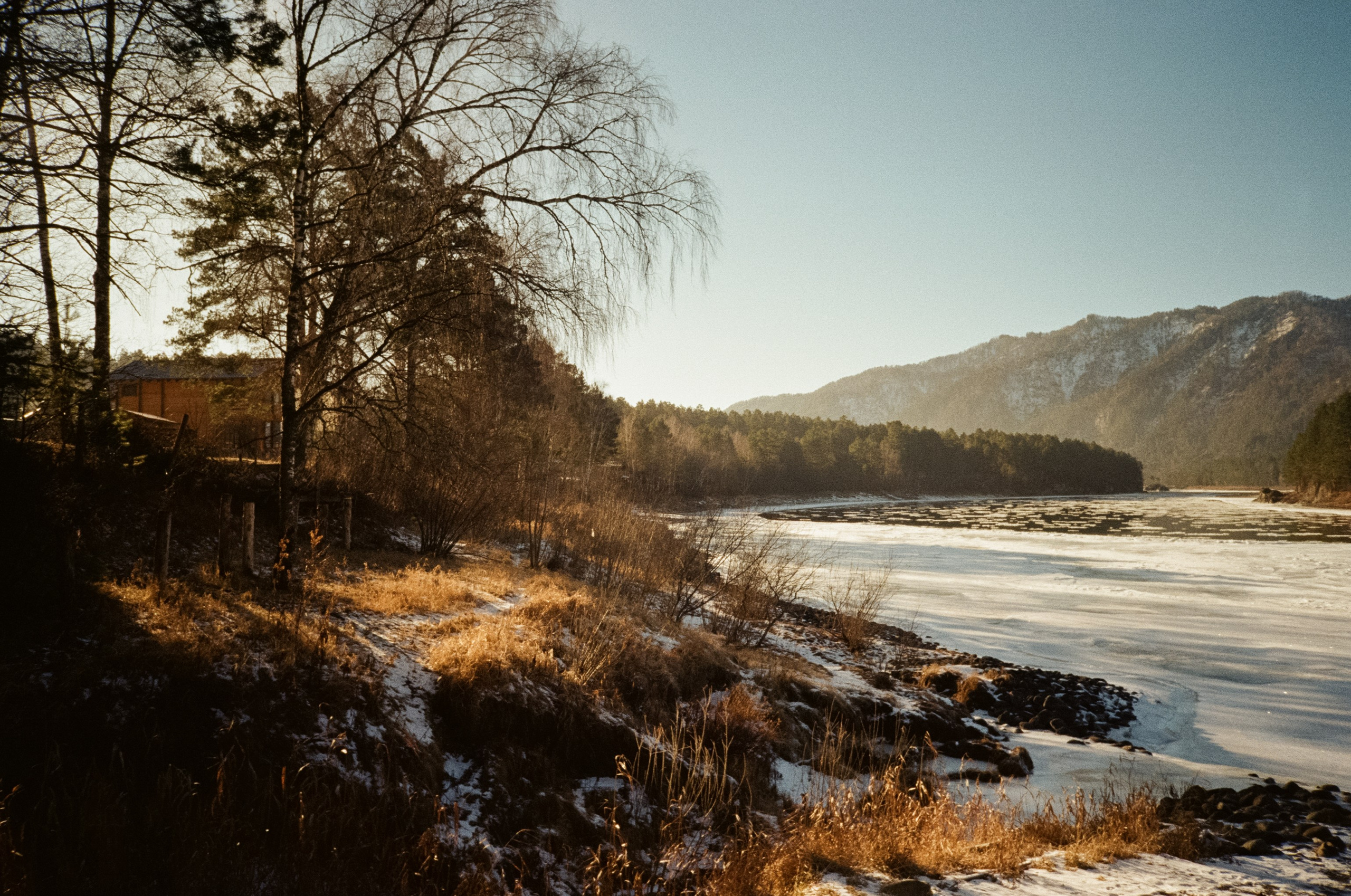 Панорама Катуни, торосы и виды с качелей на горе. Фотограф-документалист Мария Осокина