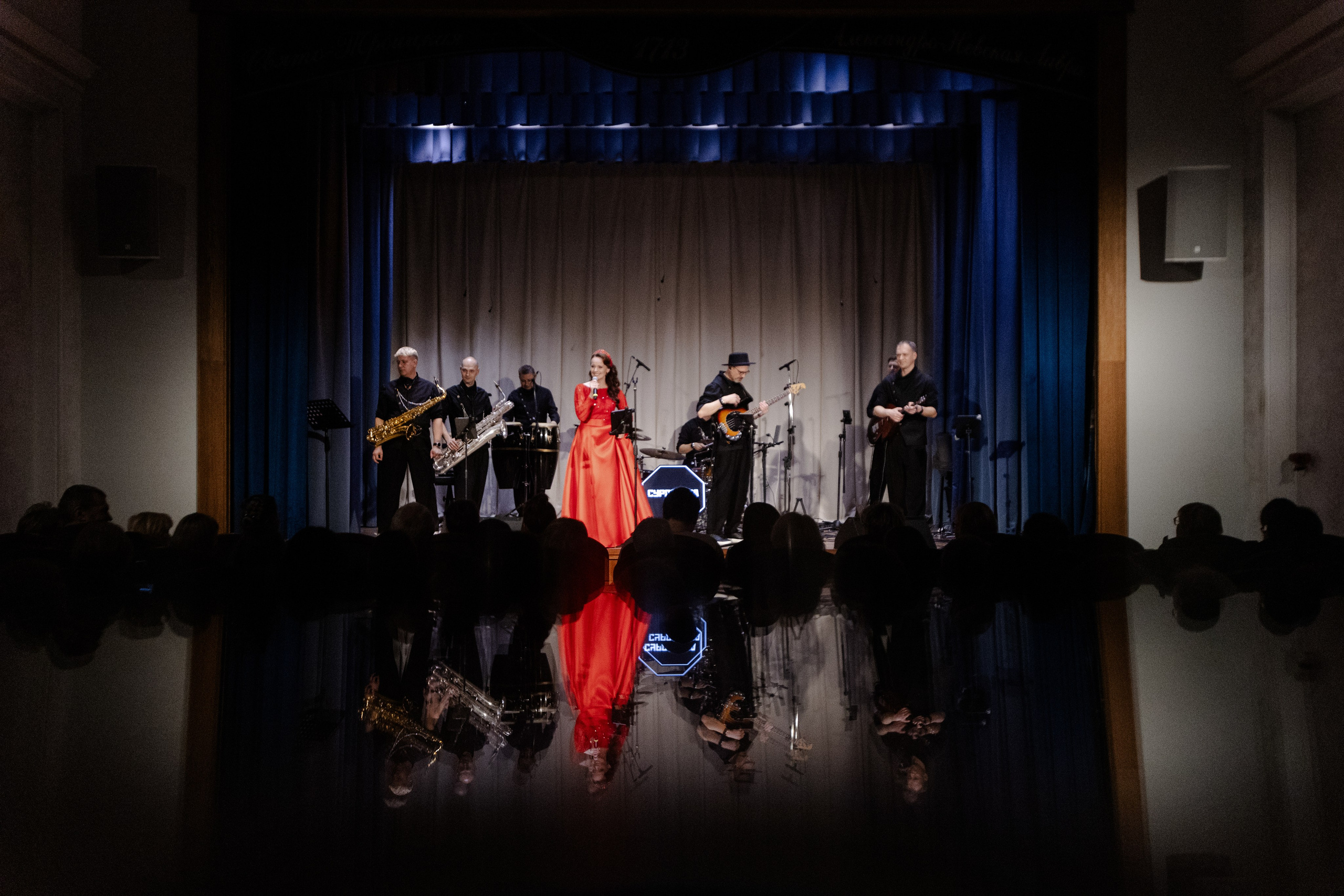 Сольный концерт 4.10. СУРОВЦЕВА project. Эстрадно-народный кавер-бэнд