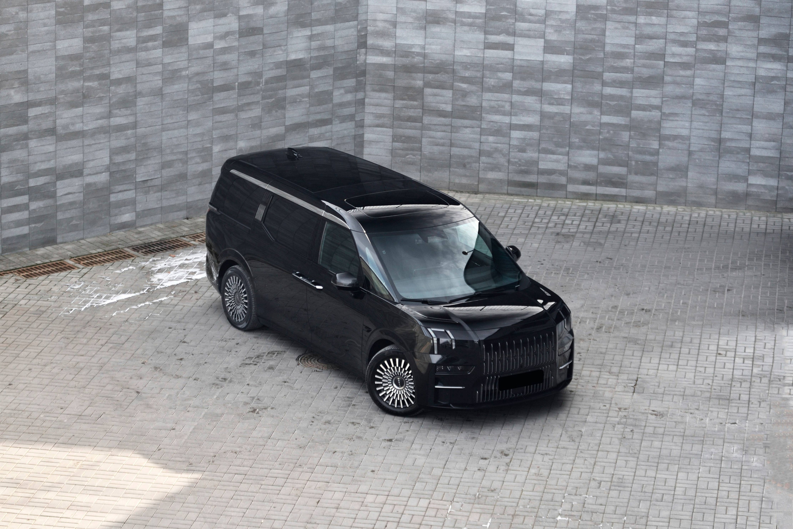 Zeekr 009. Автомобильный и интерьерный фотограф в Минске Александр Тагаев