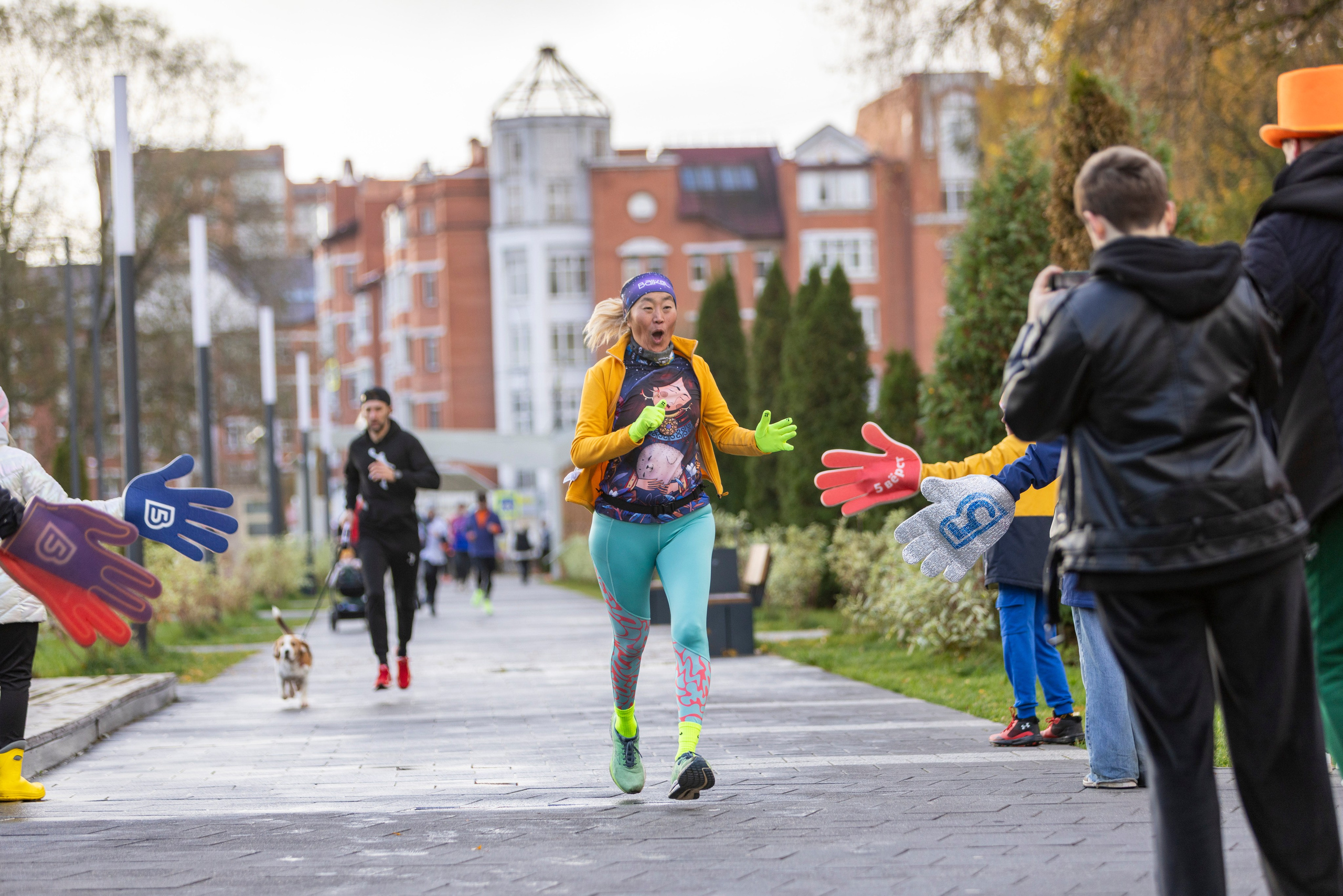 5 вёрст в городском парке Лобня 18.10.25. Фотограф Сергей Ловкий