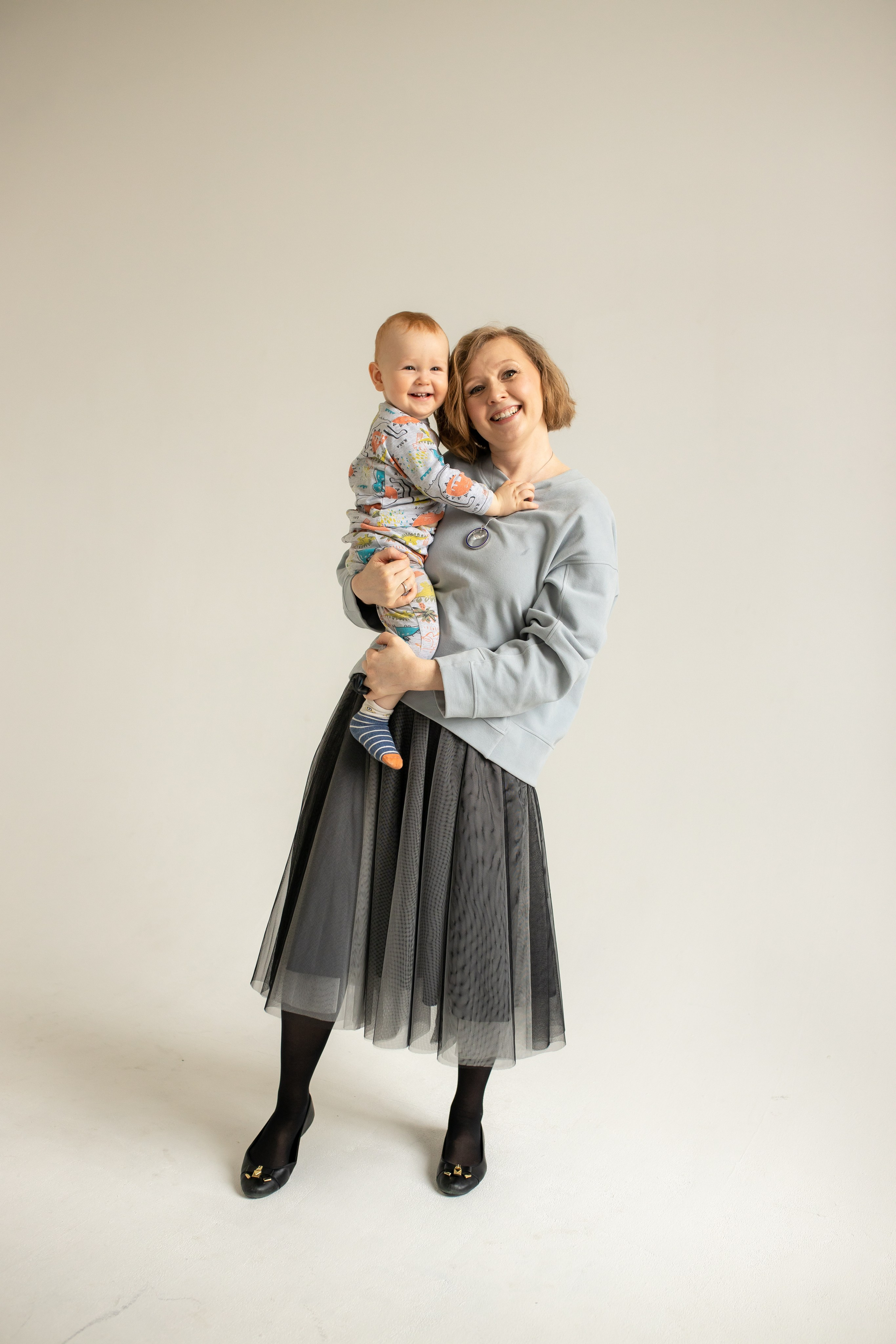 Семейная фотосессия на циклораме с естественным светом. Фотограф в Железнодорожном и Балашихе