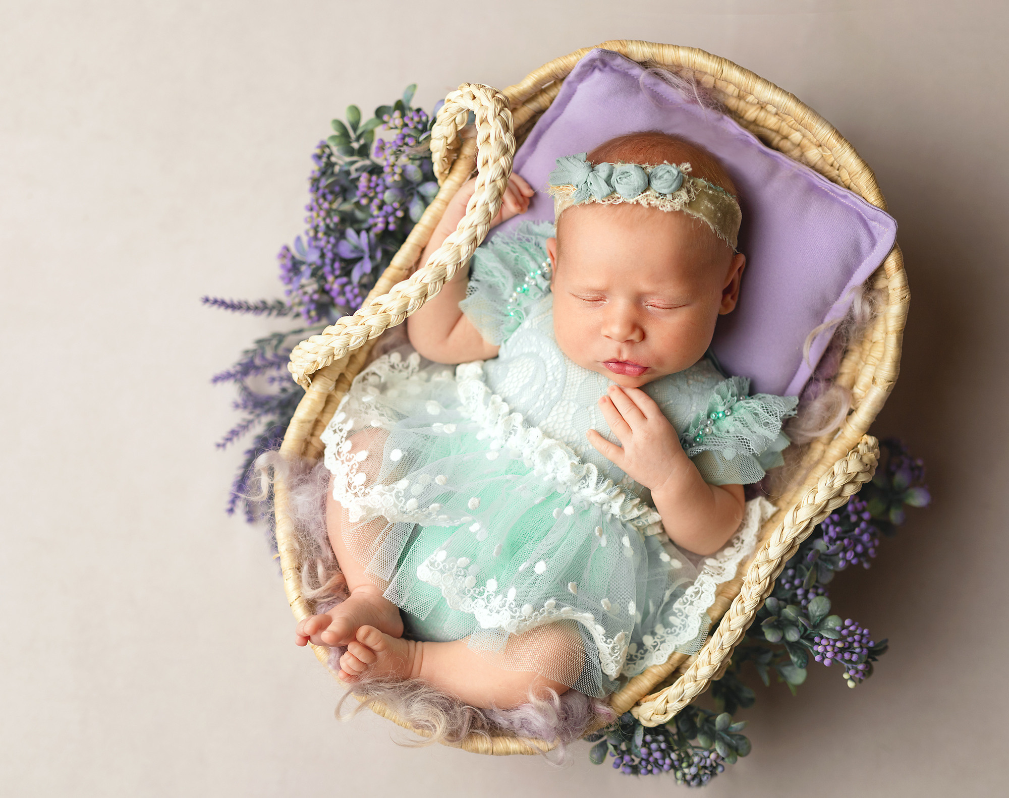 Newborn. Фотограф новорождённых в Казани Нейля Гильмутдинова ньюборн