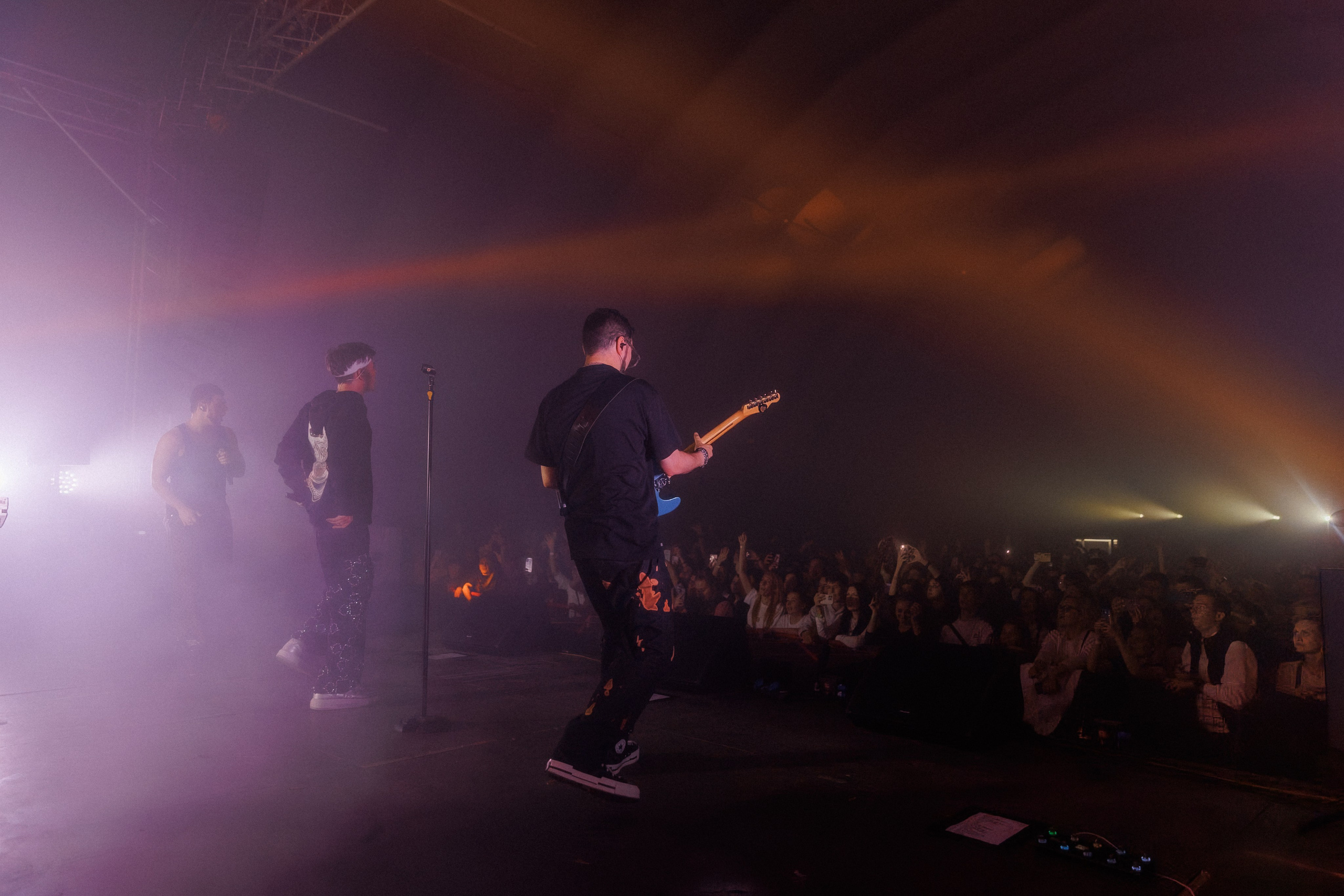 Фотоотчёт и репортаж с концерта группы GAYAZOV$ BROTHER$. Красильников Евгений — профессиональный фотограф в Ростове-на-Дону