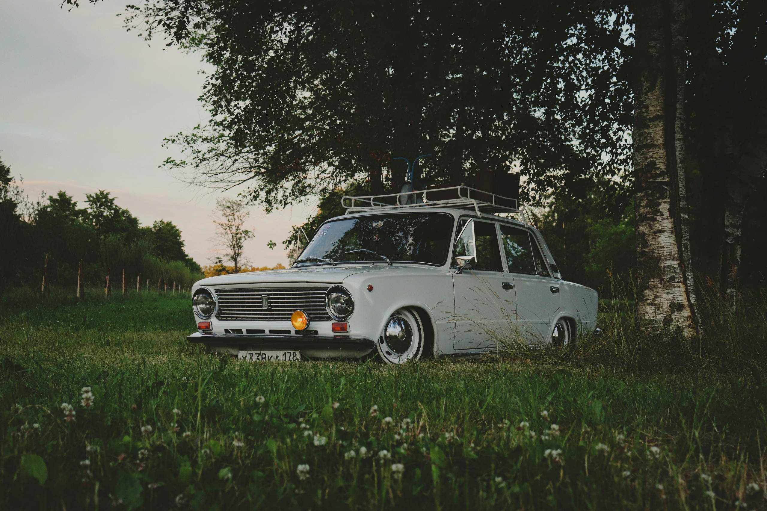 Летний вечер и ваз 2101. Ивентный фотограф в Санкт-Петербурге Олег Комков