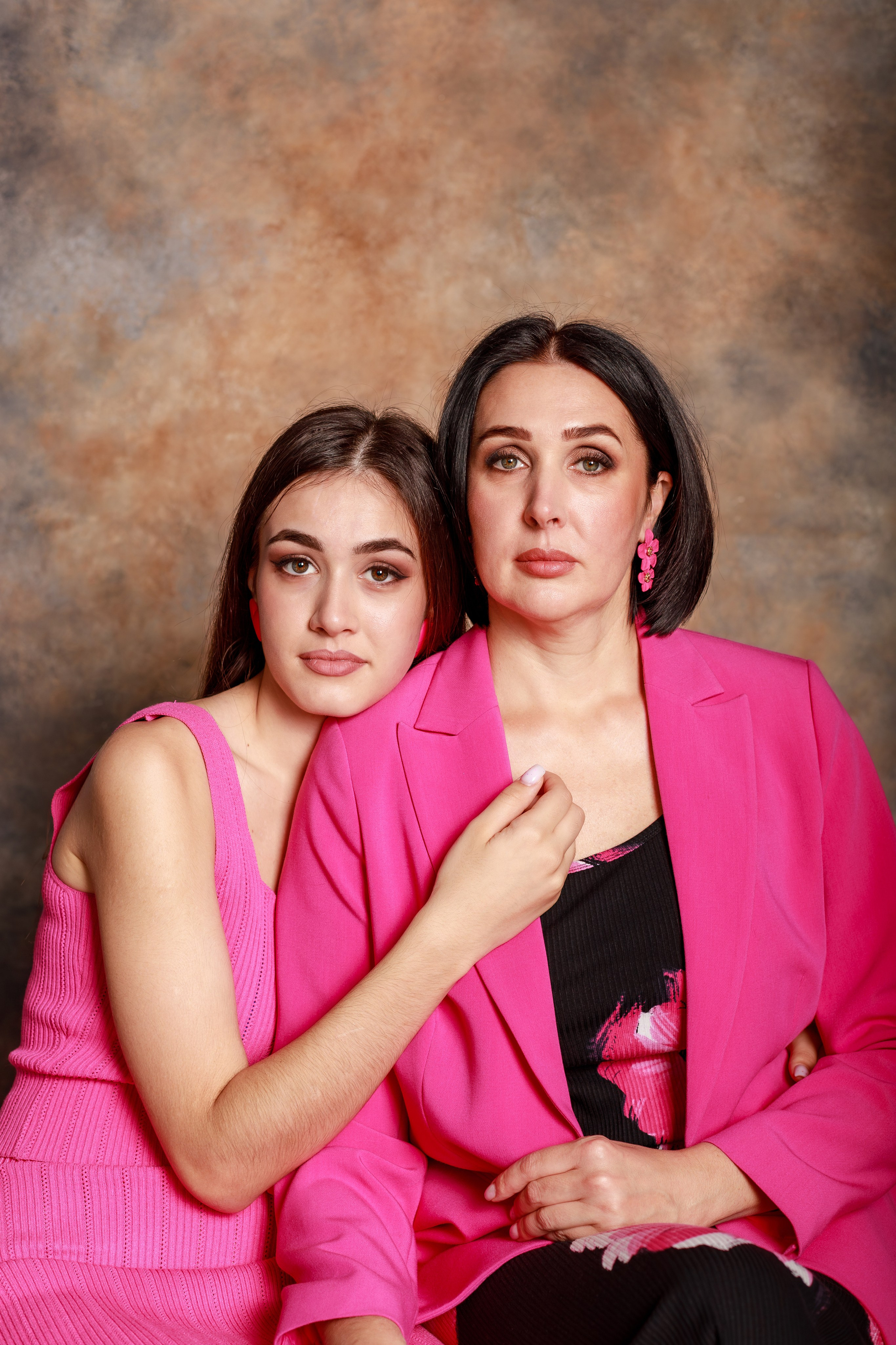 Мама и дочь в студии Белый осел. Семейный и детский фотограф в Краснодаре Ирина Лаврецкая