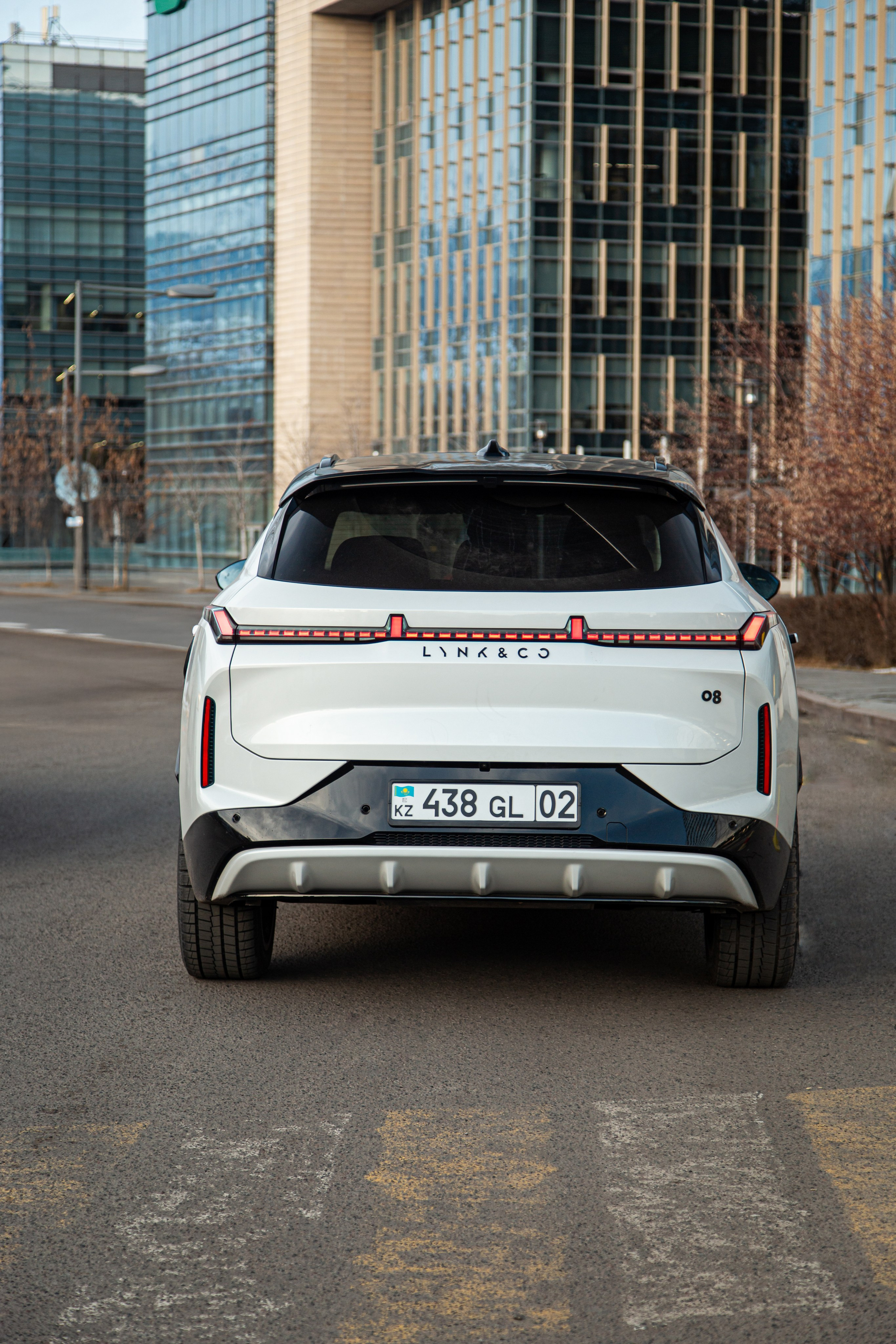 Lynk&Co 08 EM-P. Рекламный и портретный фотограф в Алматы — Серекпаев Танирхан