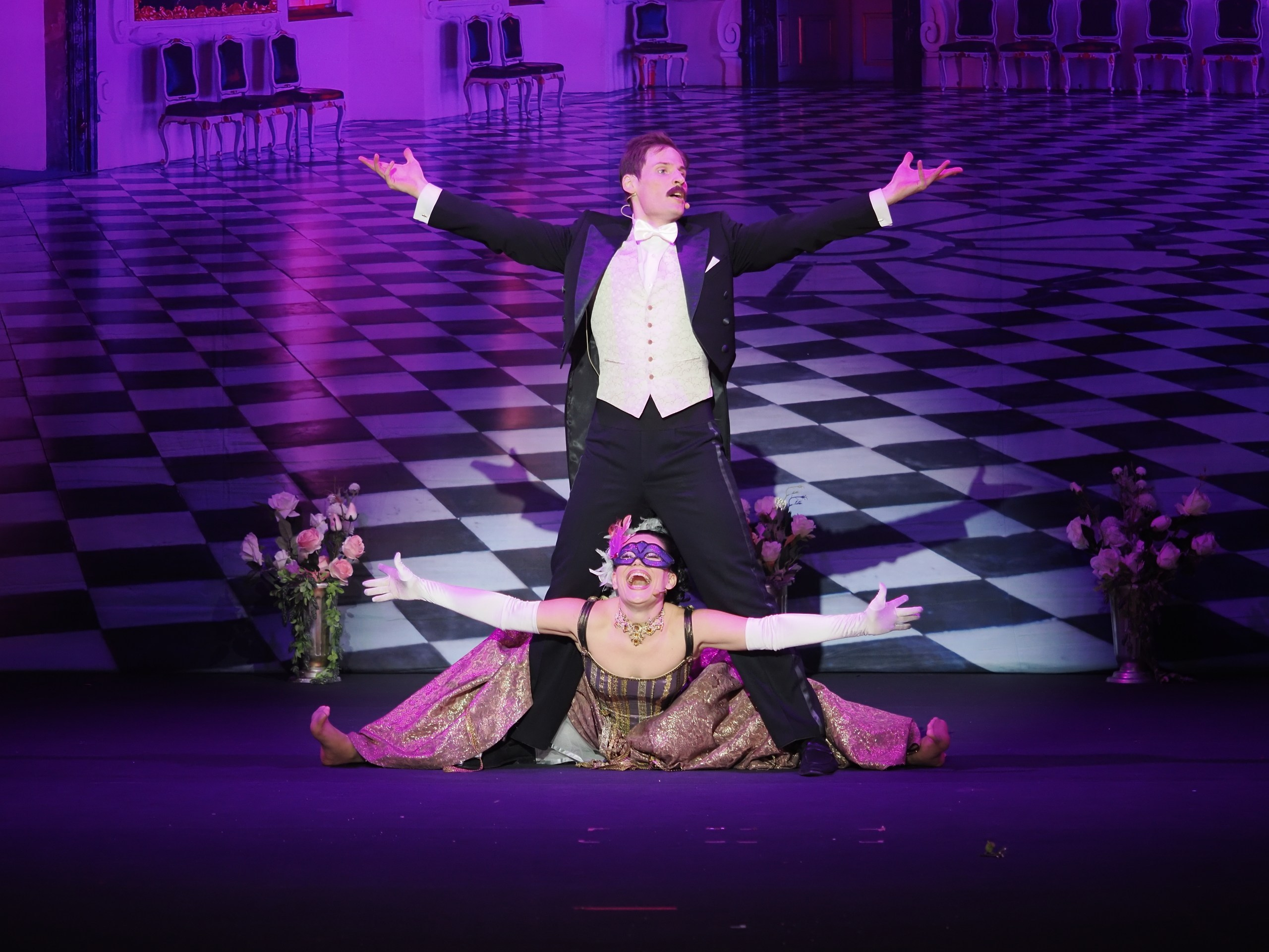 «БУФФ-ПАРАДИЗ» Летучая мышь (в Нск). Портретный и спортивный фотограф в Новосибирске и Твери Кононов Алексей