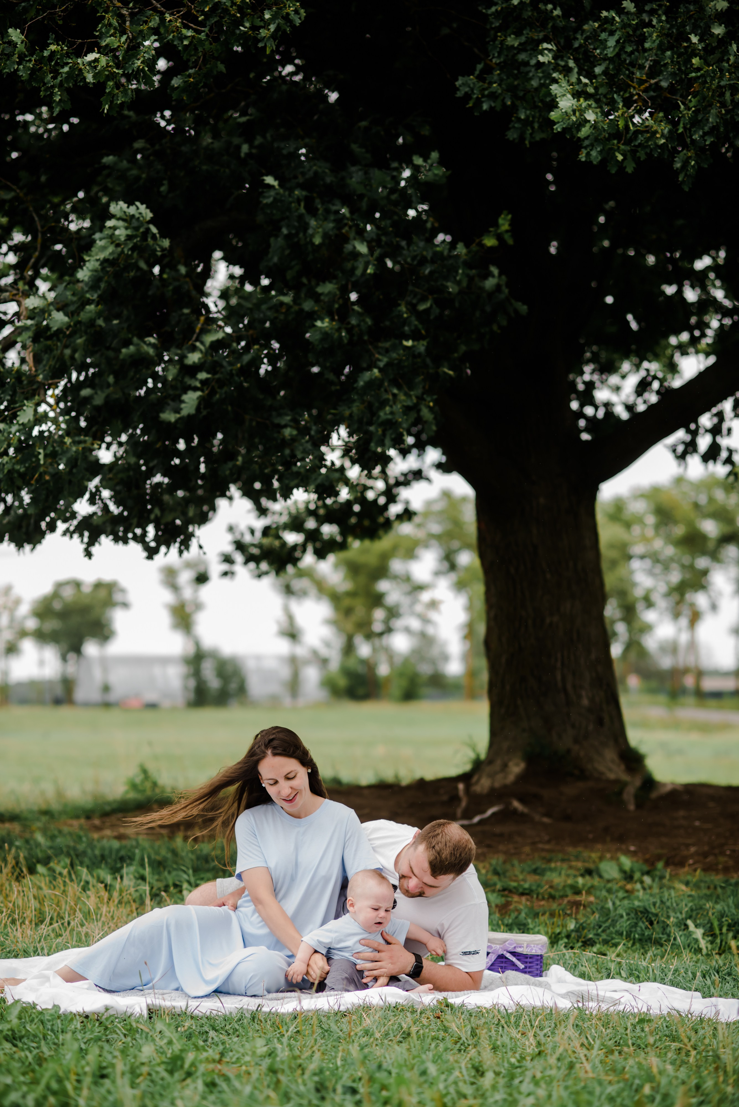 Анна и ее семья, фотосессия в поле. Свадебный и семейный фотограф Евгения Кононова