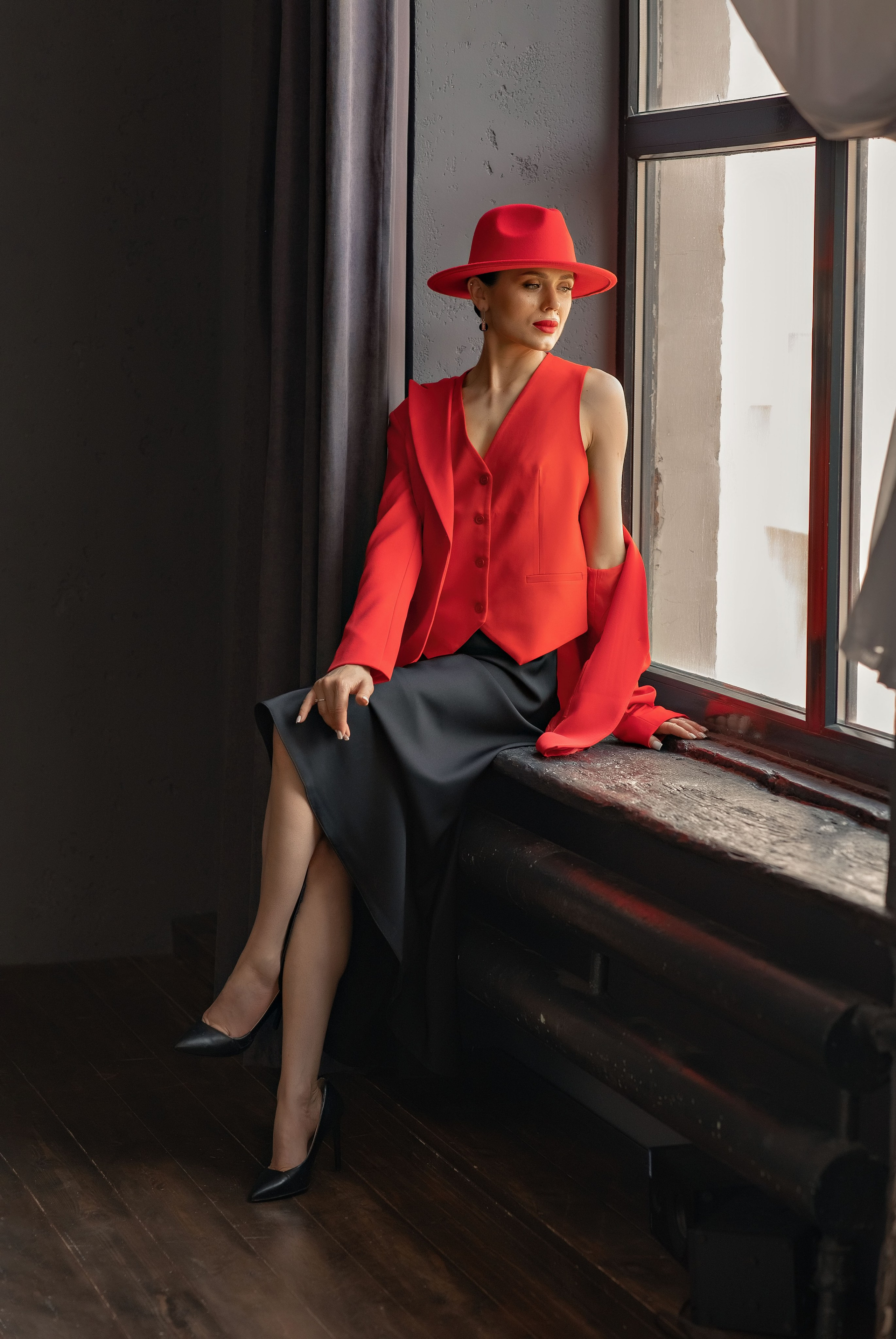 Женский портрет. Фотограф-стилист Крым Прокат одежды в Крыму. Фотосессии в Крыму