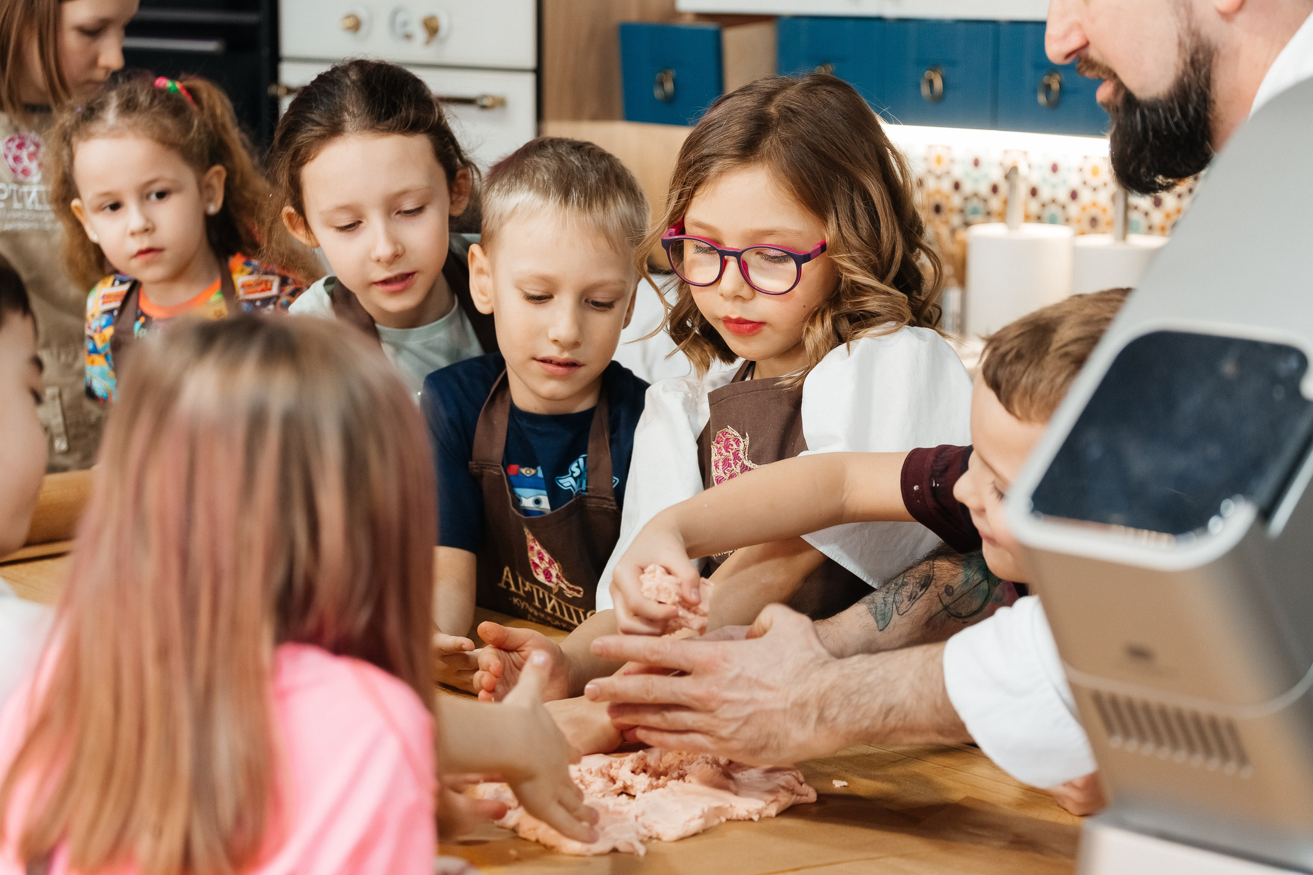 Детский мастер-класс в «АРТиШОК». Фотограф Кемерово | Сергей