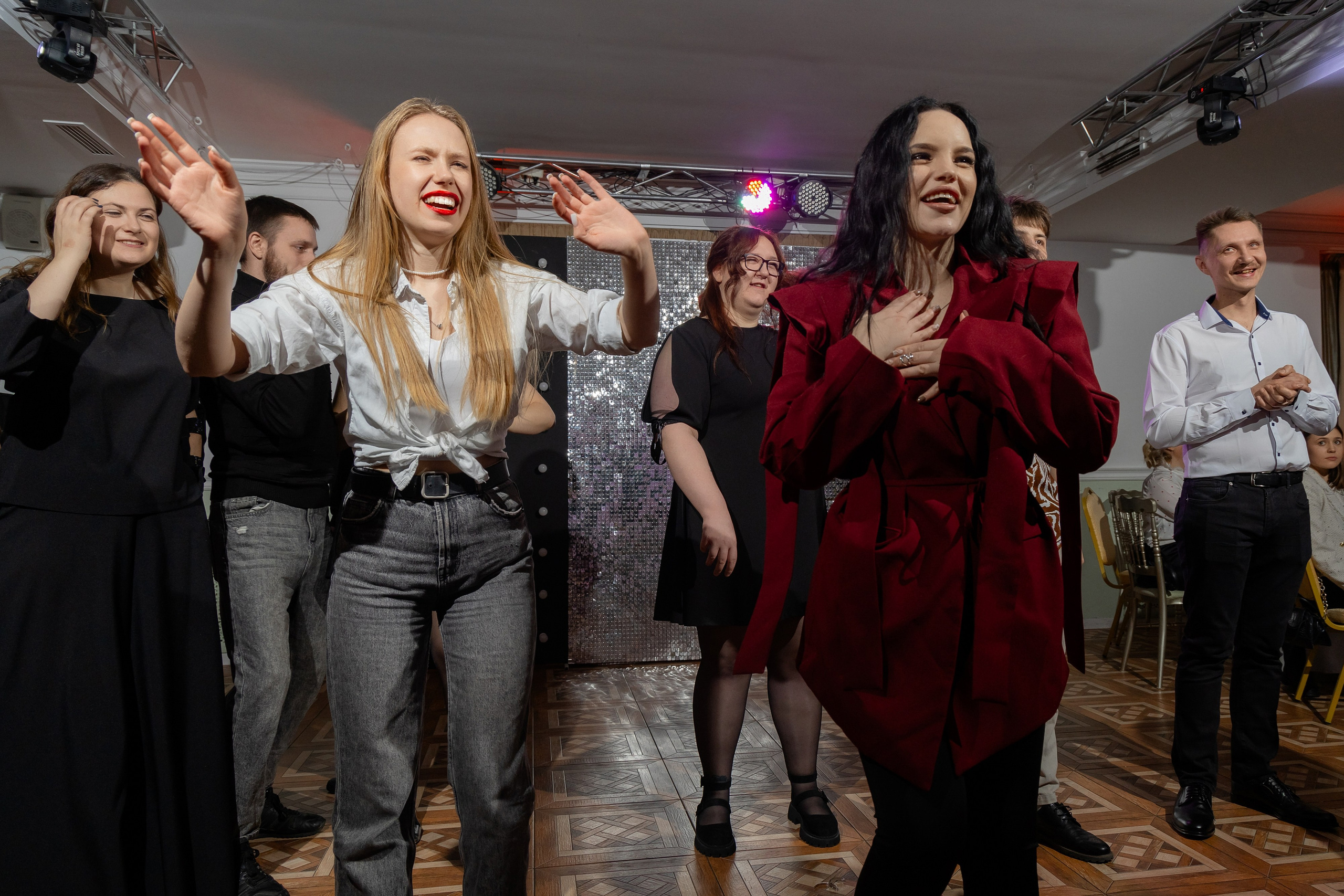 Корпоративная фотосъемка для кафе GARAGE | Новый год 2025 | Минск. Свадебный фотограф в Минске/Беларуси Сергей Спиридонов